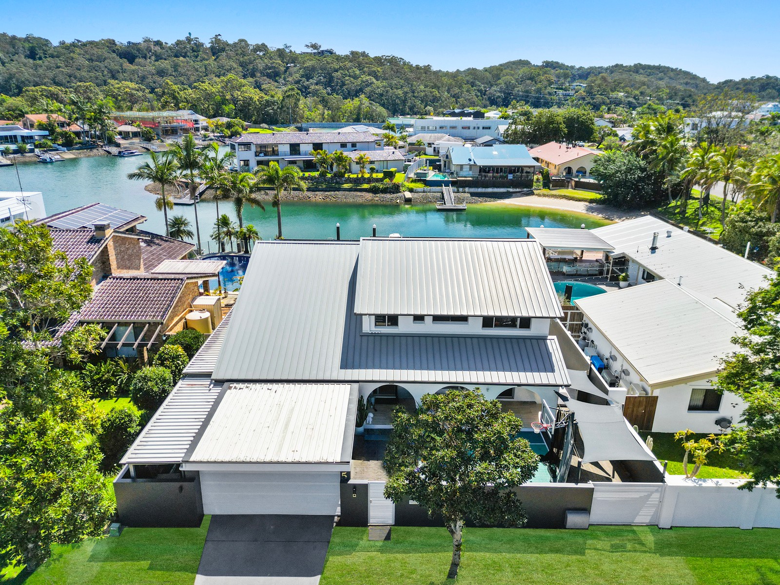 5 Kingfish Court, Palm Beach, QLD 4221