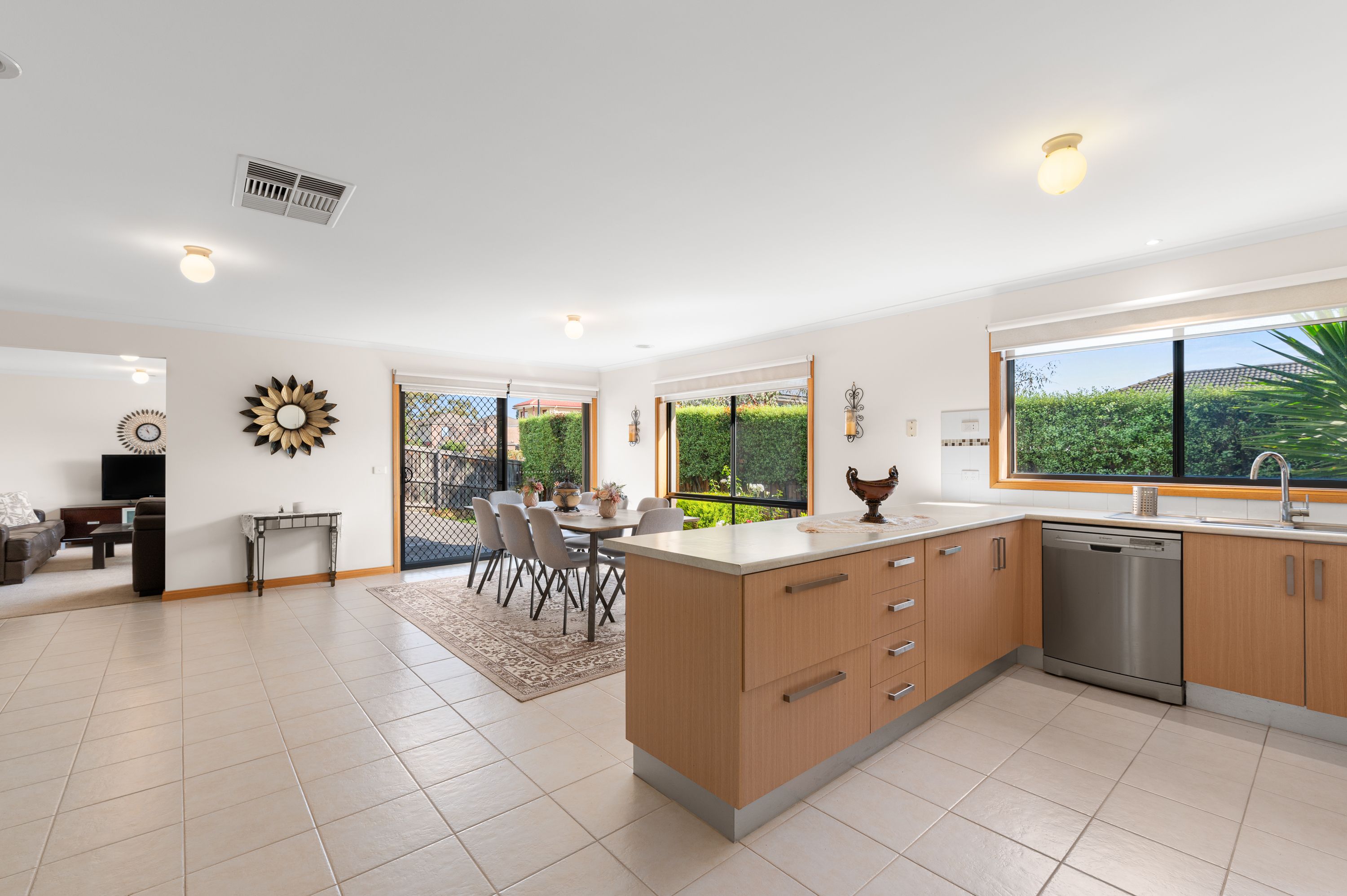 10 Nighthawk Boulevard, South Morang, VIC 3752