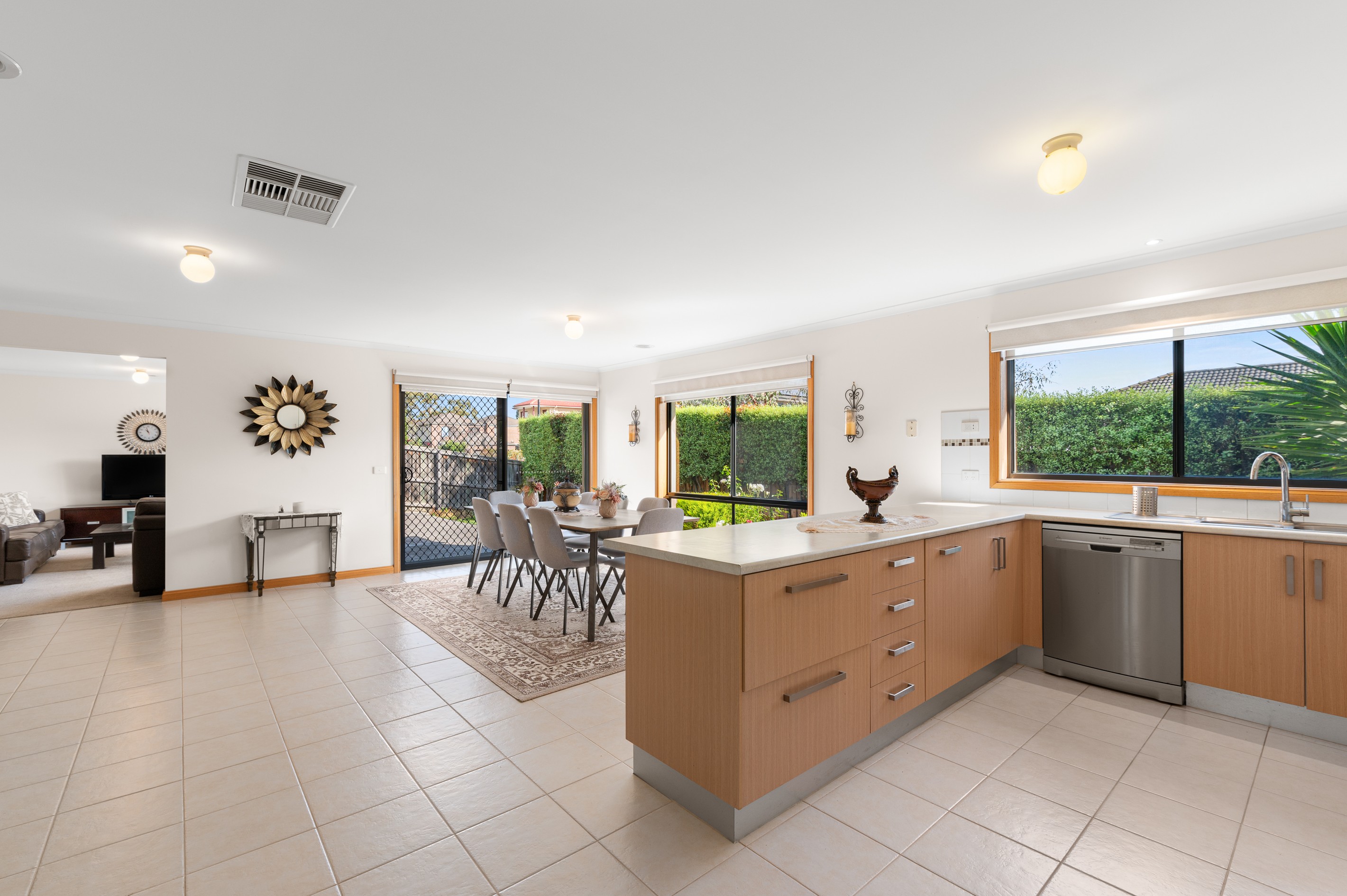 10 Nighthawk Boulevard, South Morang, VIC 3752