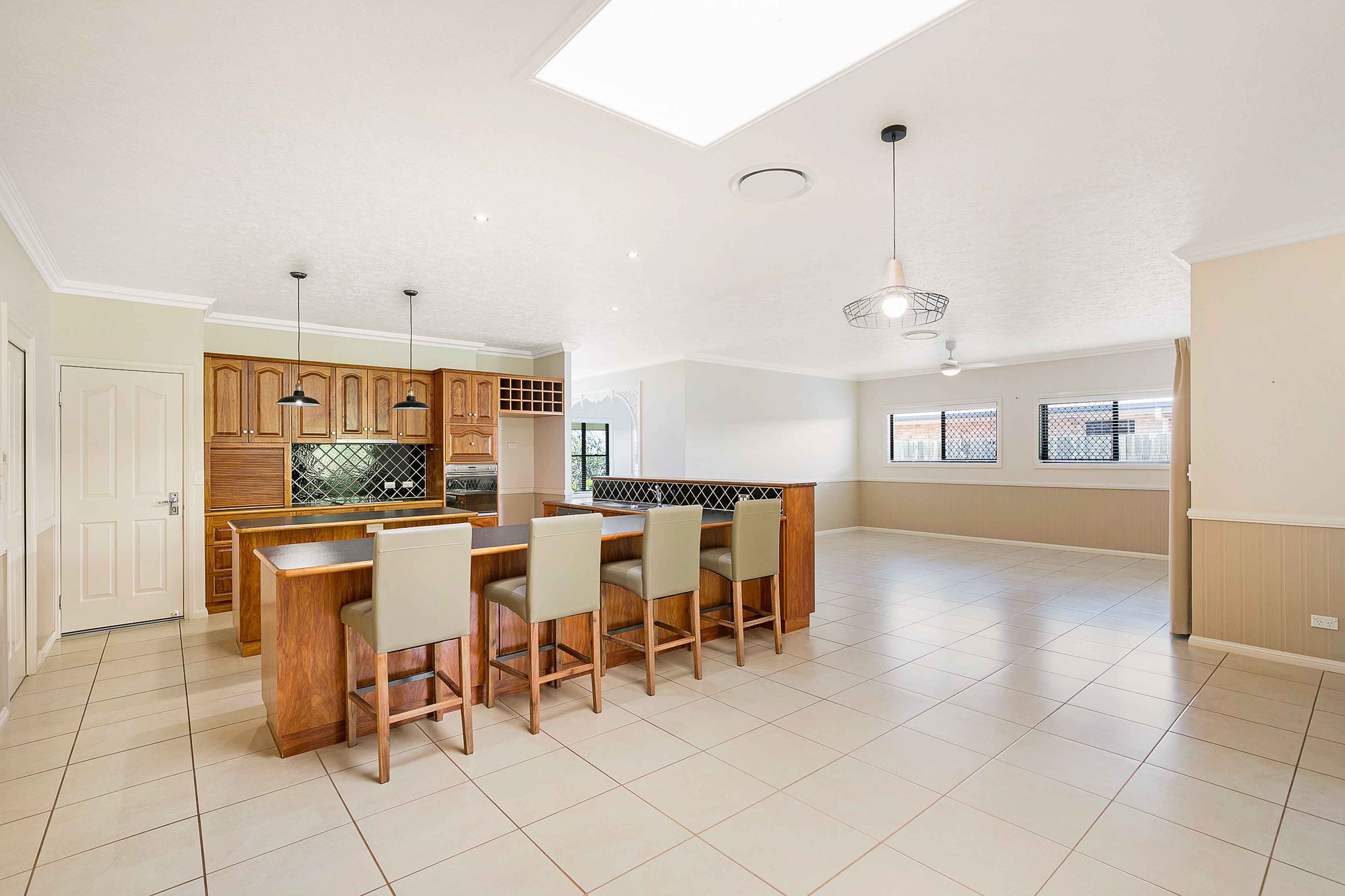 8 Ridgewood Drive, Kearneys Spring, QLD 4350