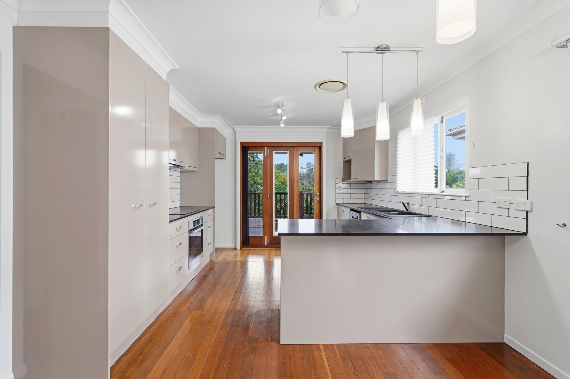 154 Macrossan Avenue, Norman Park, QLD 4170