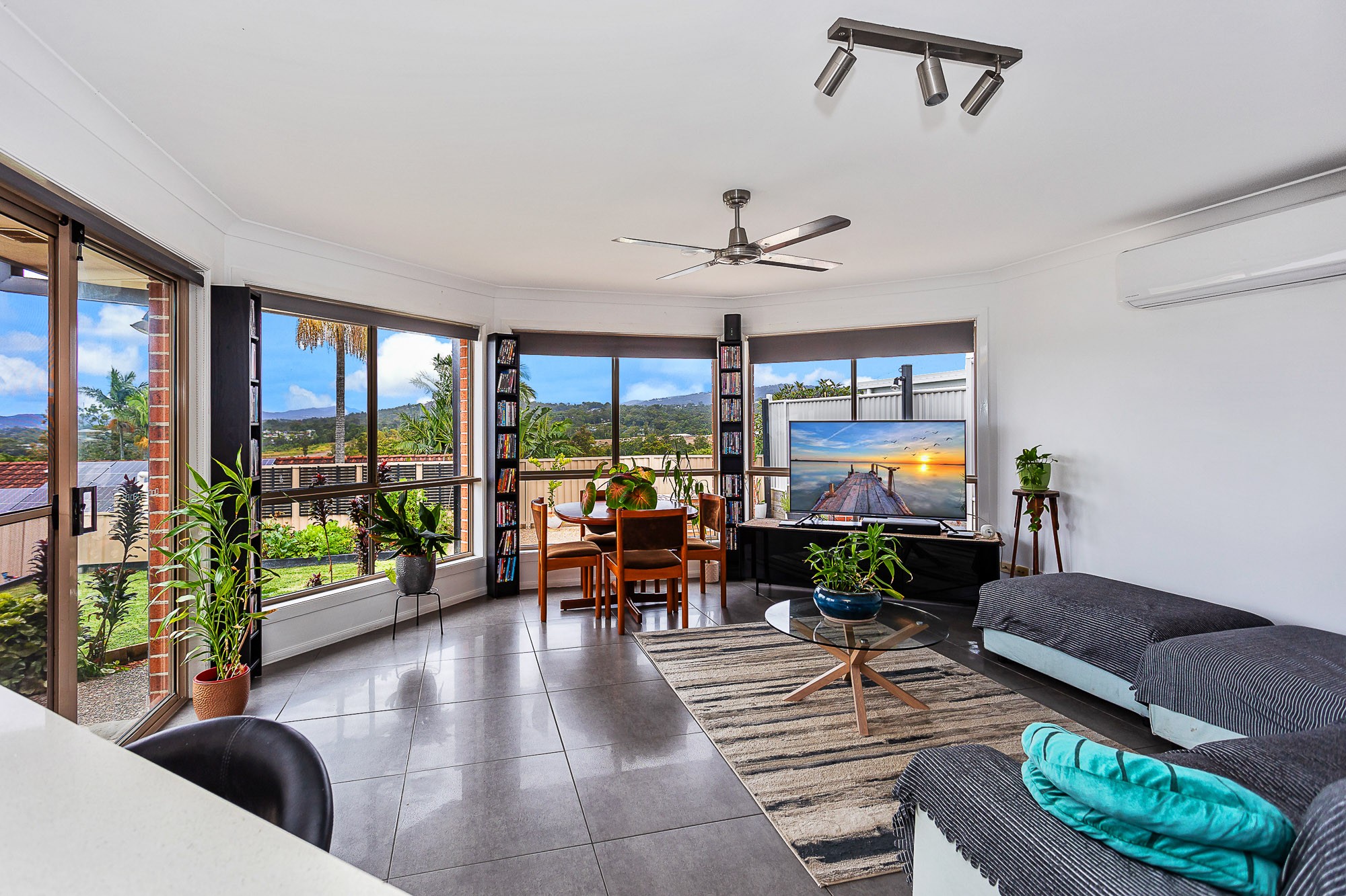 18 Mataranka Drive, Worongary, QLD 4213