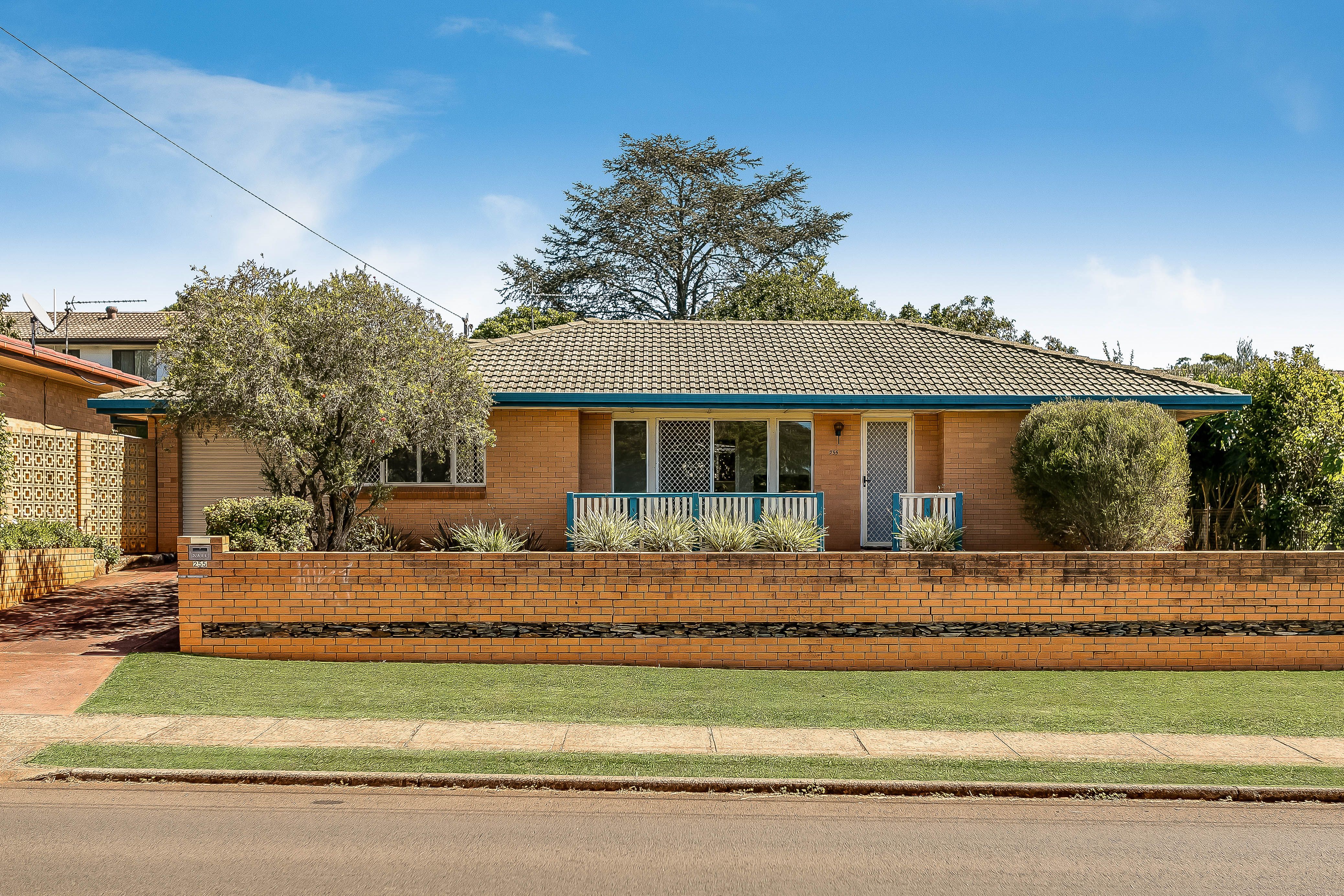 255 Mackenzie Street, Centenary Heights, QLD 4350