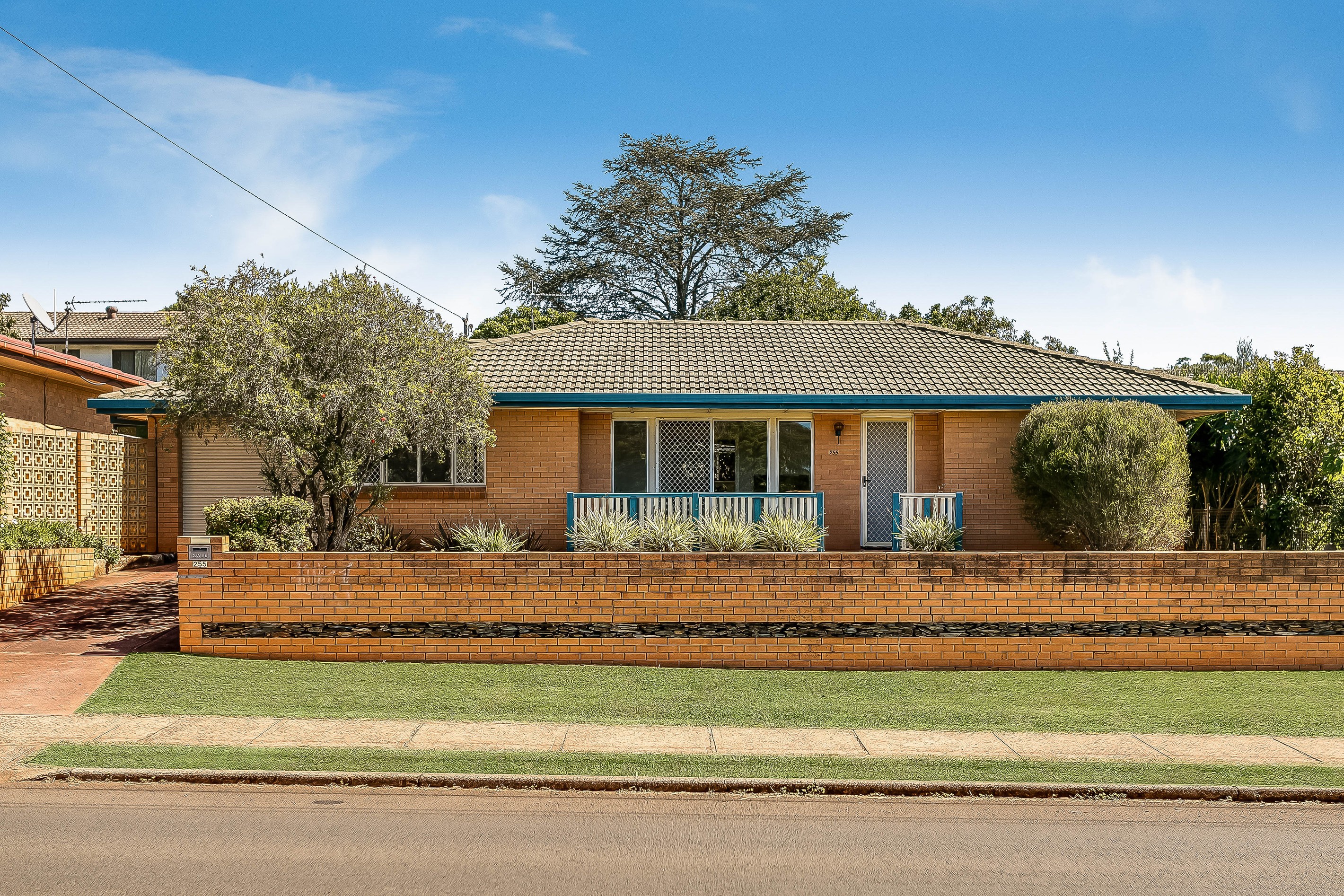 255 Mackenzie Street, Centenary Heights, QLD 4350