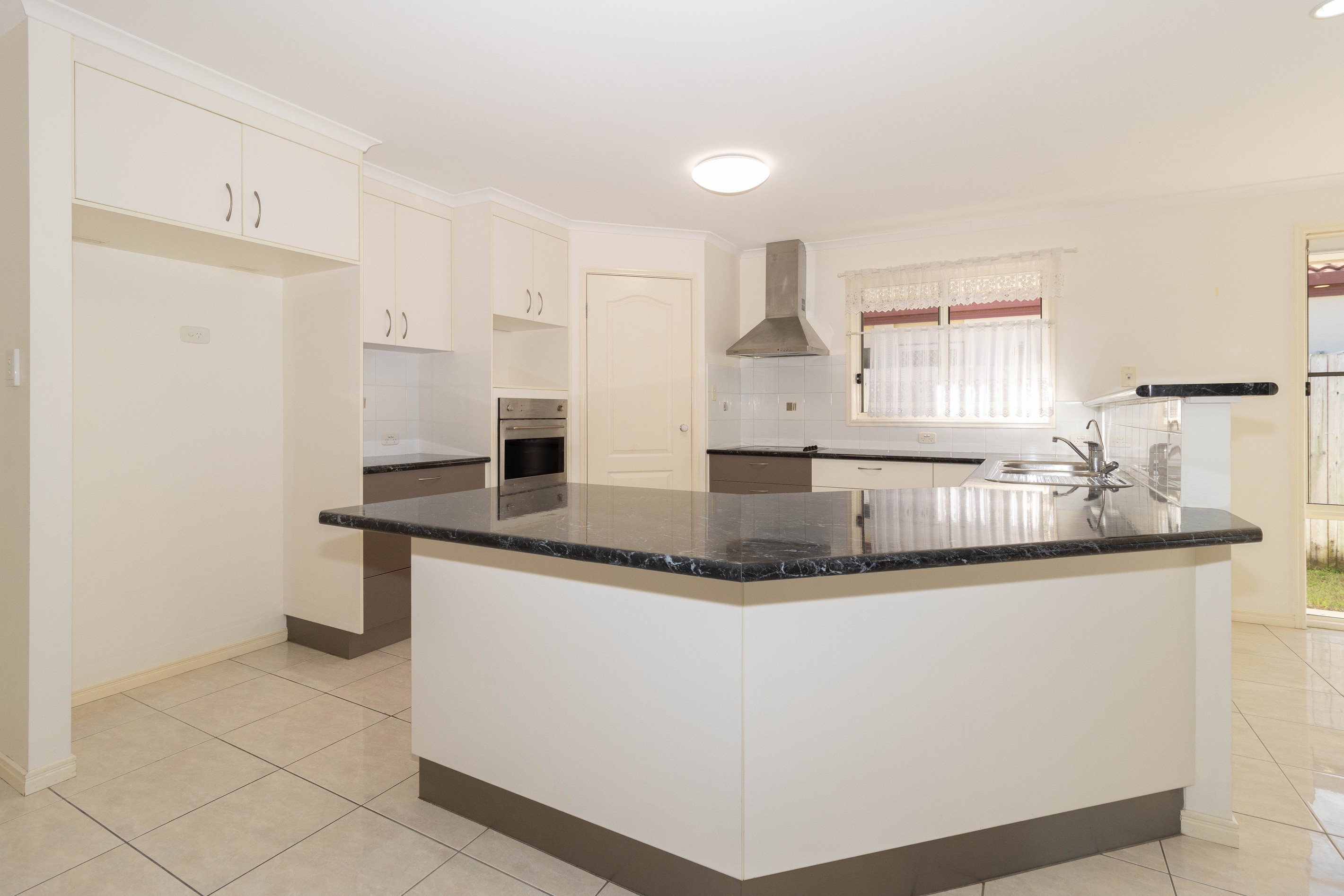 18 Earl Saint Vincent Circuit, Eli Waters, QLD 4655