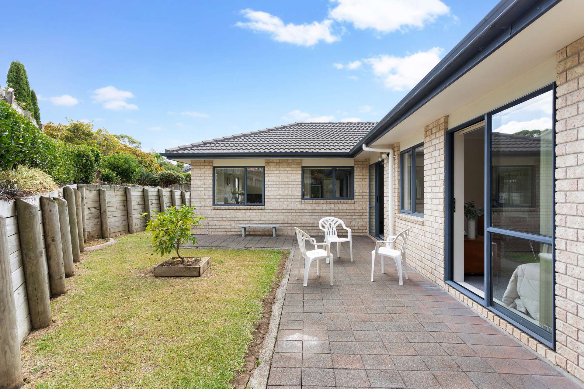 6 Rosebay Rise photo 2