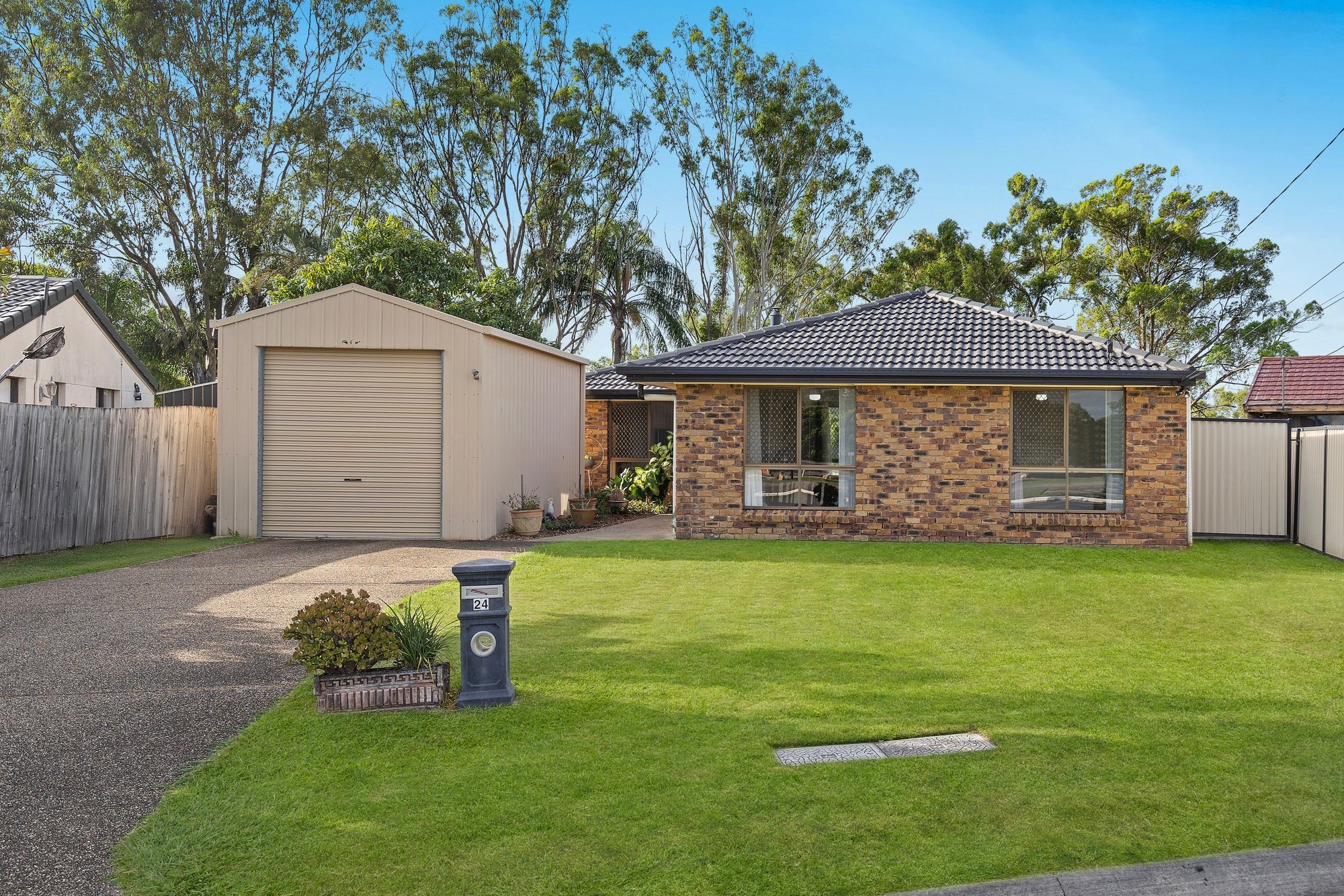 24 Bardyn Halliday Drive, Mount Warren Park, QLD 4207