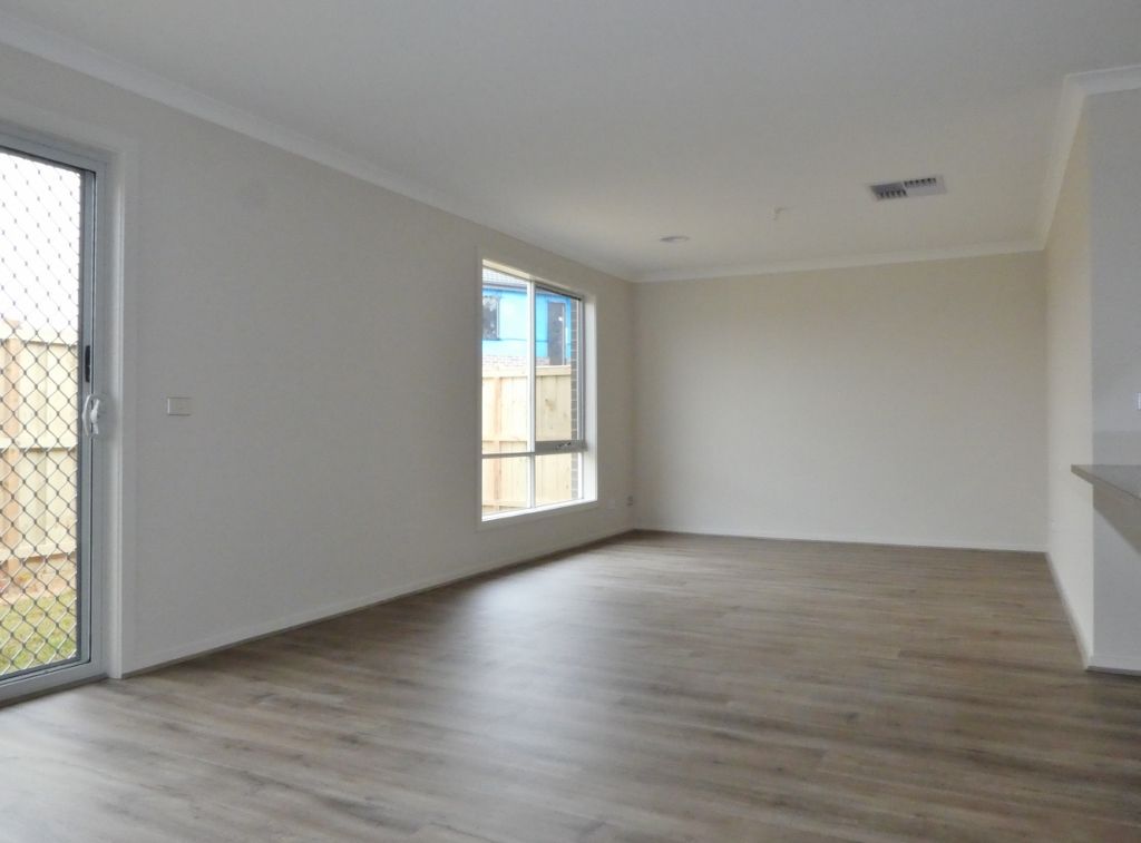 5 Rainford Crescent, Lyndhurst, VIC 3975