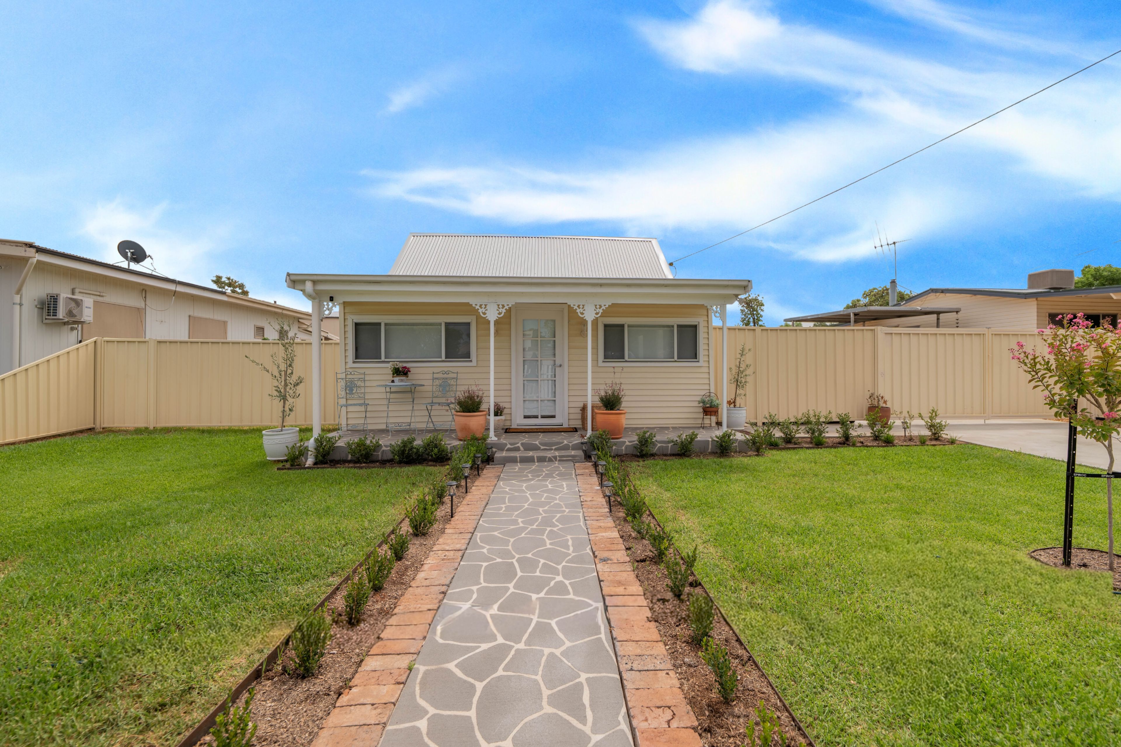 42 Webb Street, Parkes NSW 2870