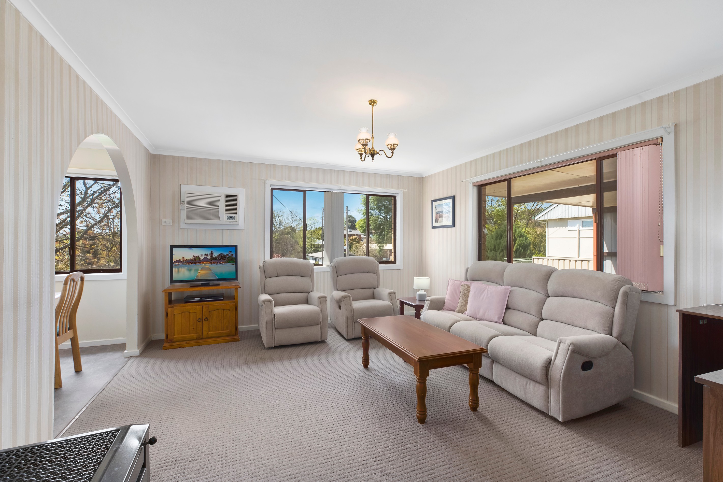 215A Simpson Street, Tumut, NSW 2720