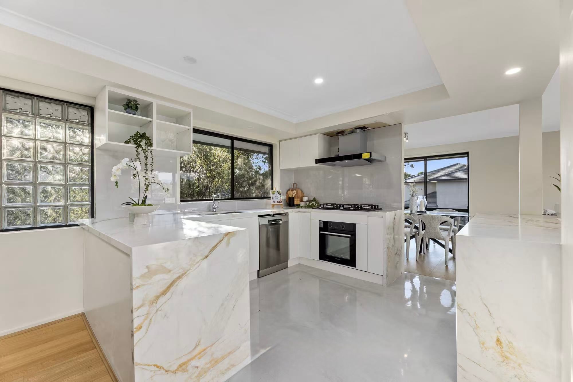 963 Ferntree Gully Road — photo 10 of 22