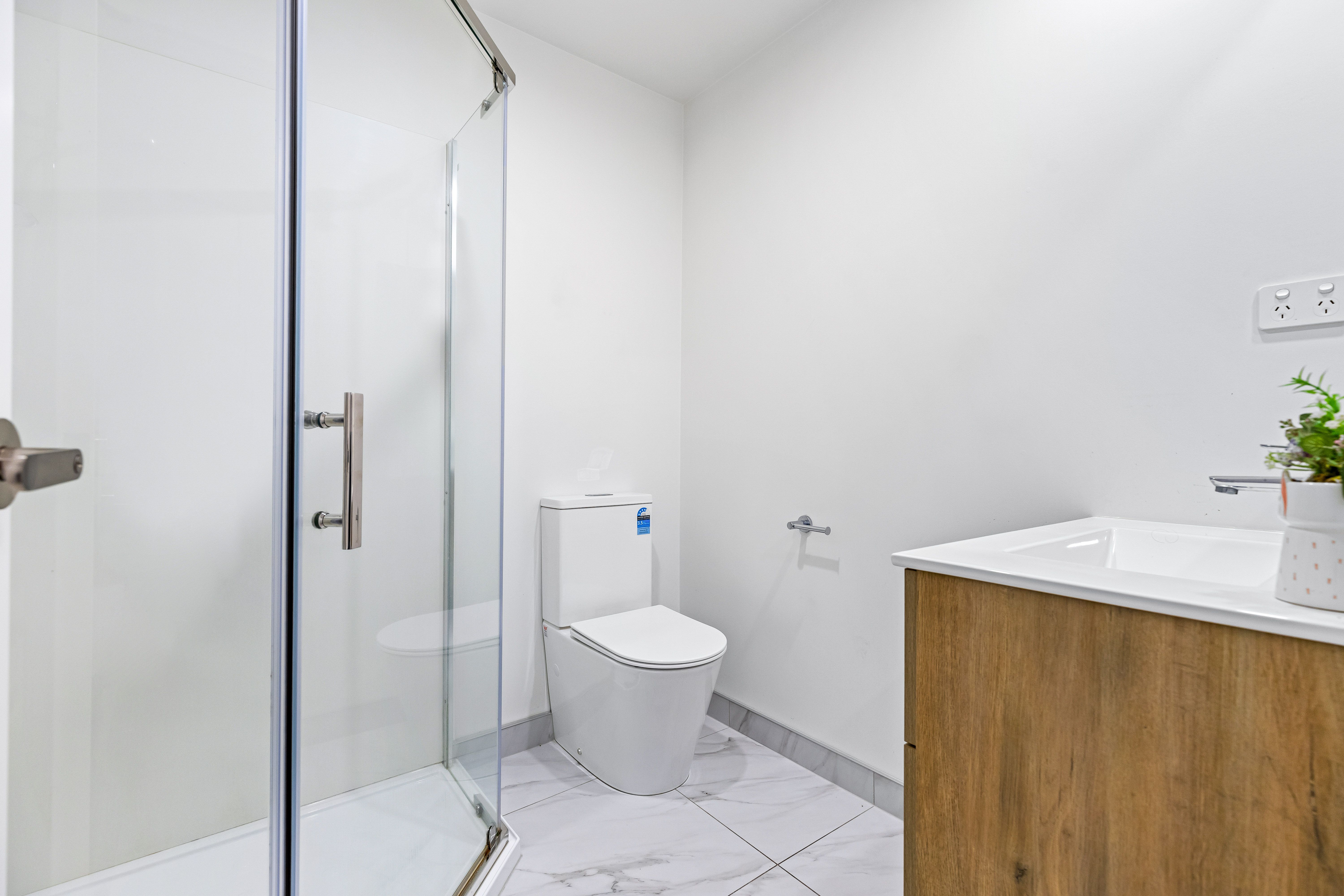 12b Woodhouse Place, West Harbour, Waitakere City