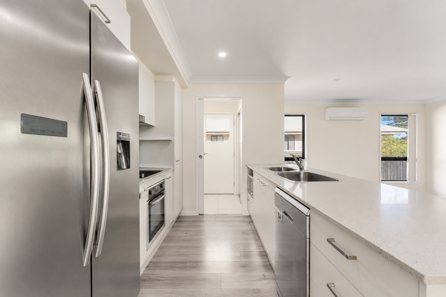 37 Wood Drive — photo 4 of 19