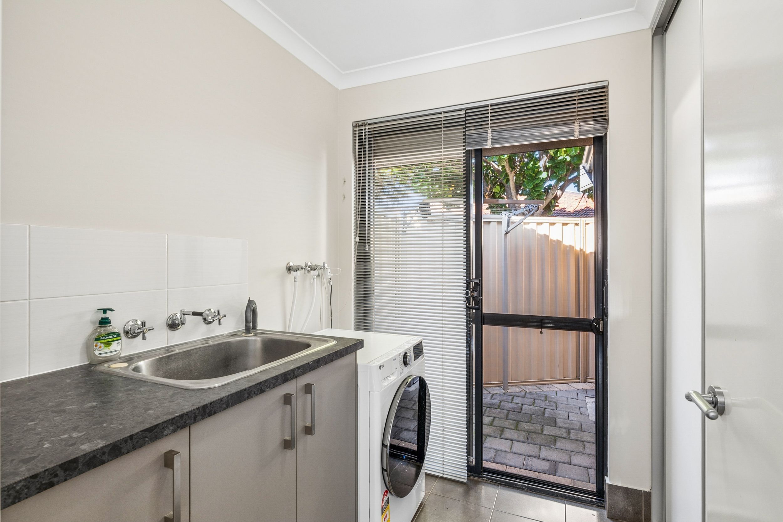 1/42 Loton Avenue — photo 14 of 18