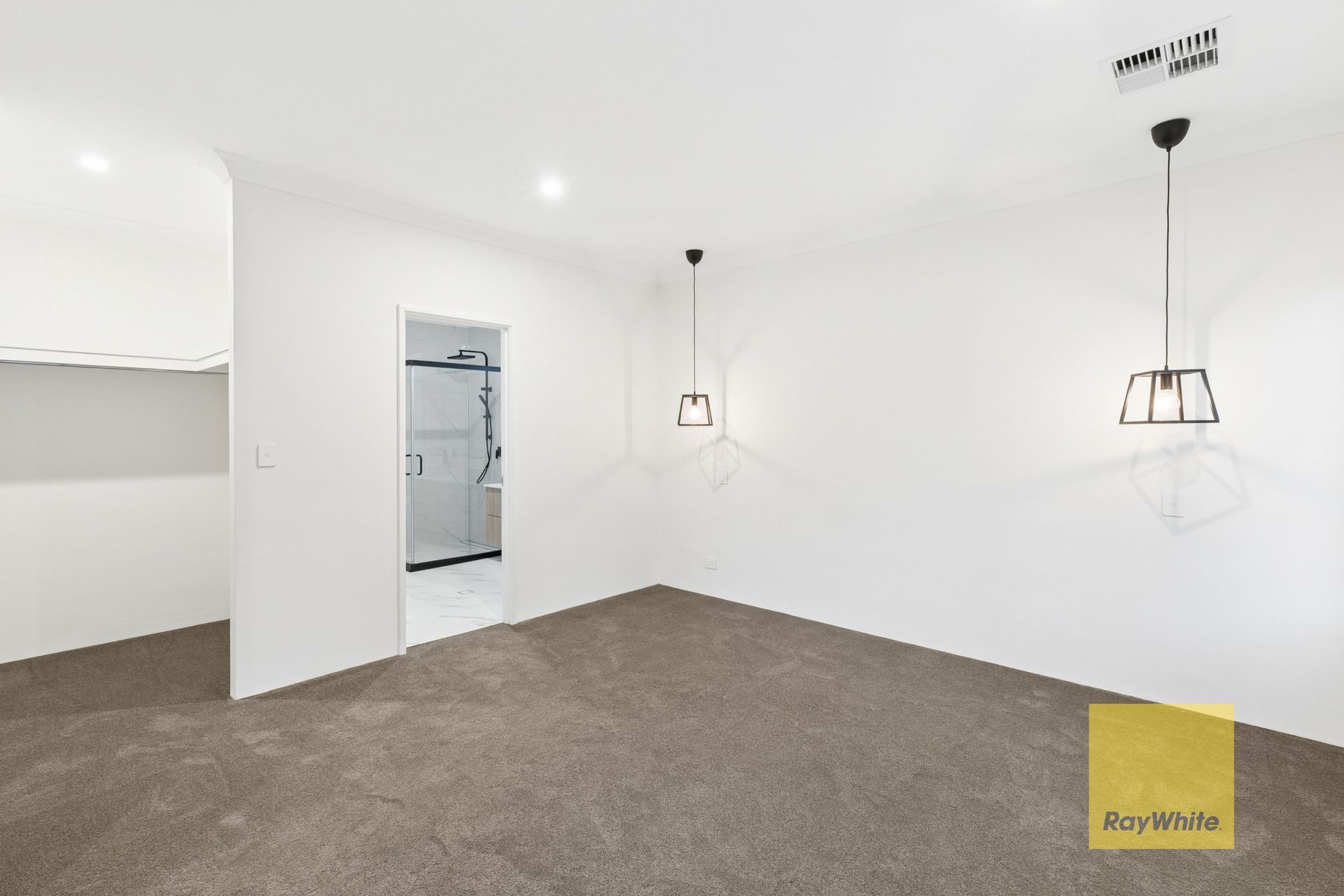 4 Sampson Road — photo 6 of 30