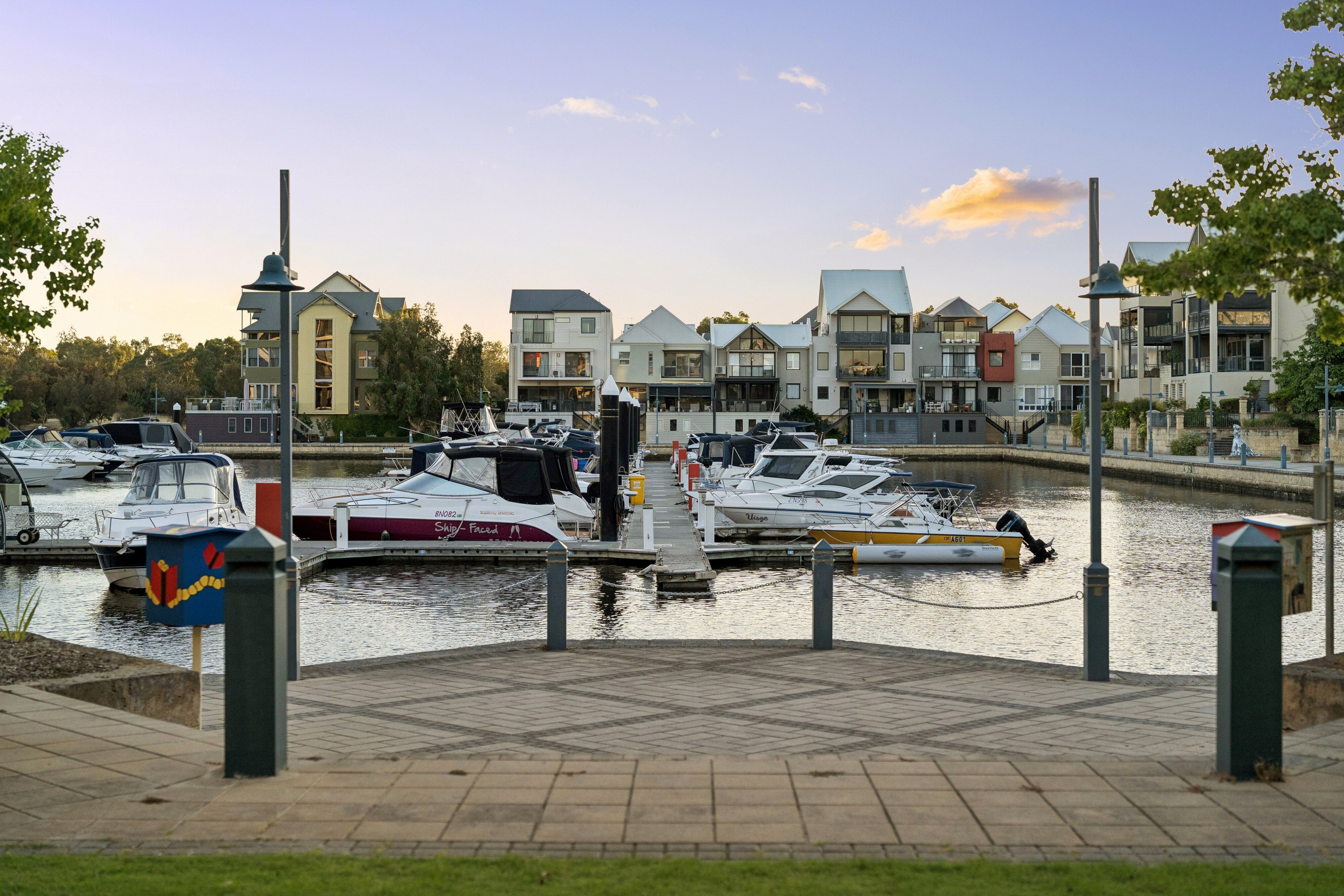 1/7 Marina Drive, Ascot, WA 6104