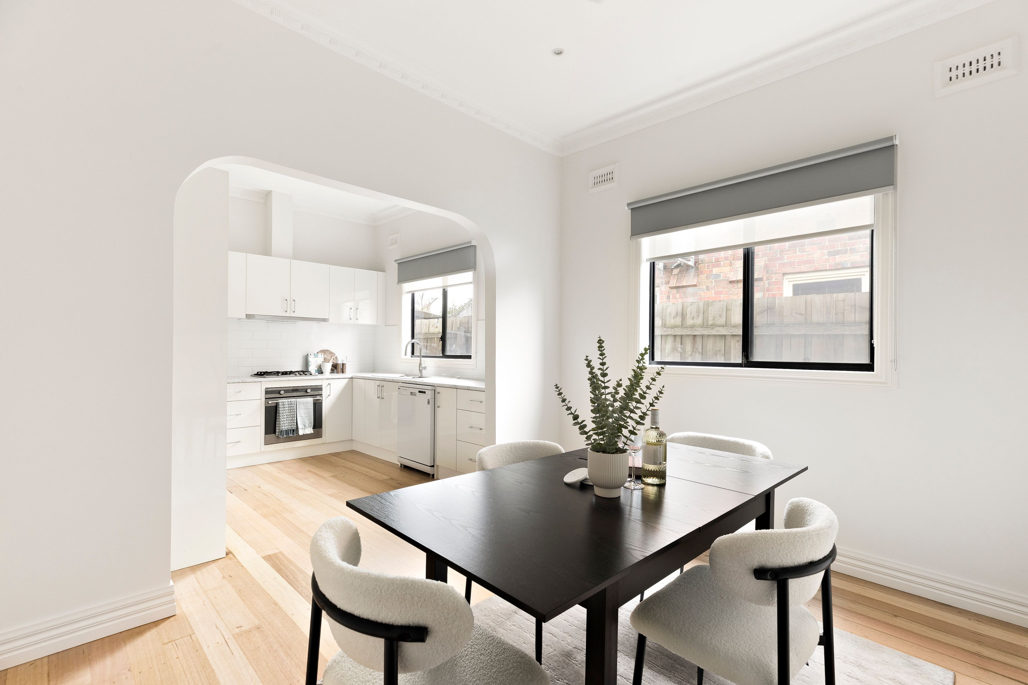 433 Bell Street — photo 4 of 16