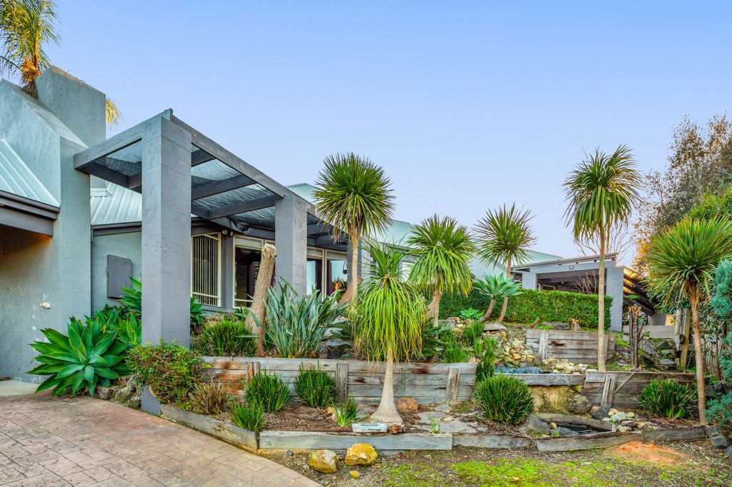 11 Hoddle Place, Diamond Creek, VIC 3089