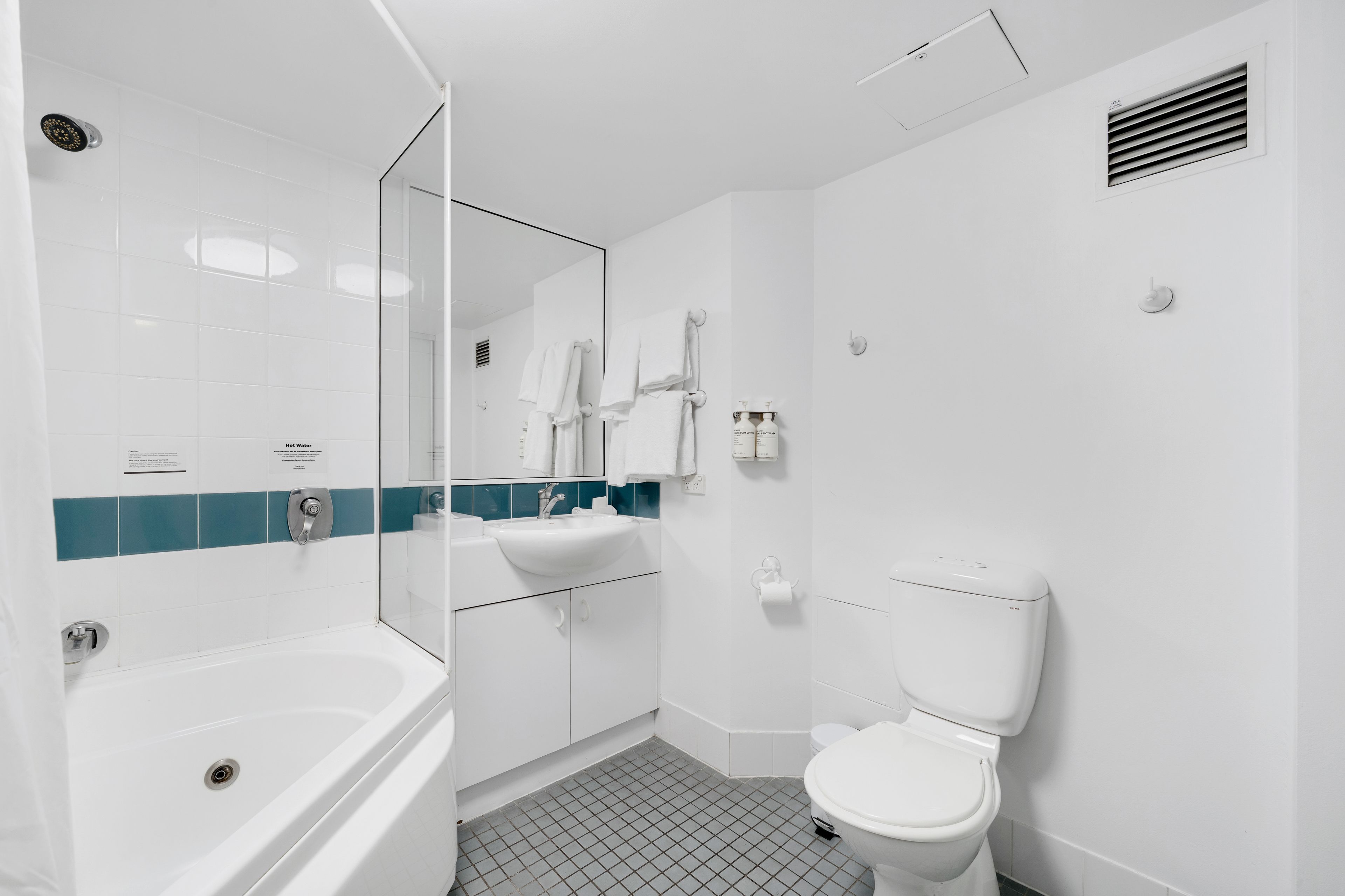 112/74 Northbourne Avenue — photo 11 of 17