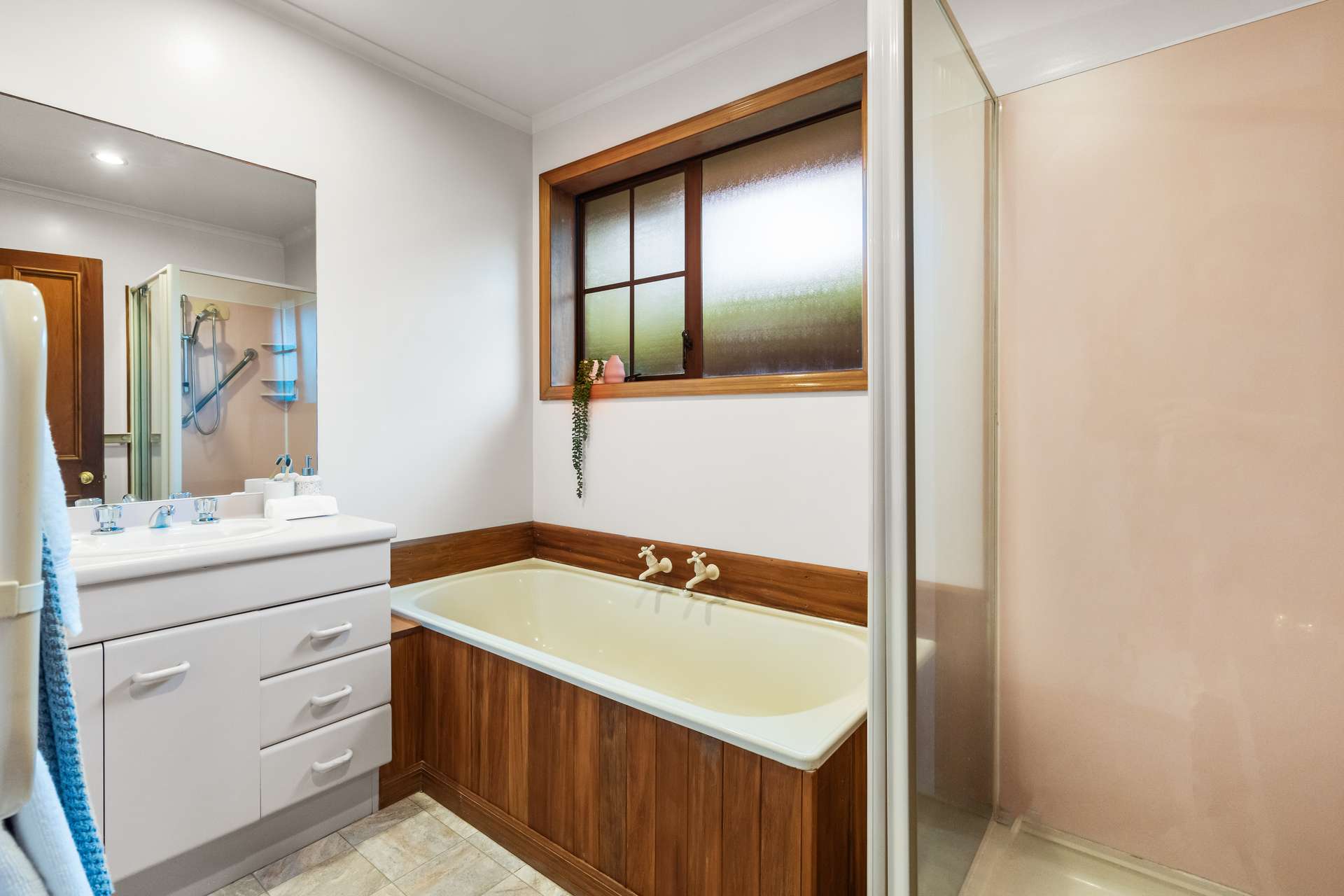 34d Dryden Street photo 20