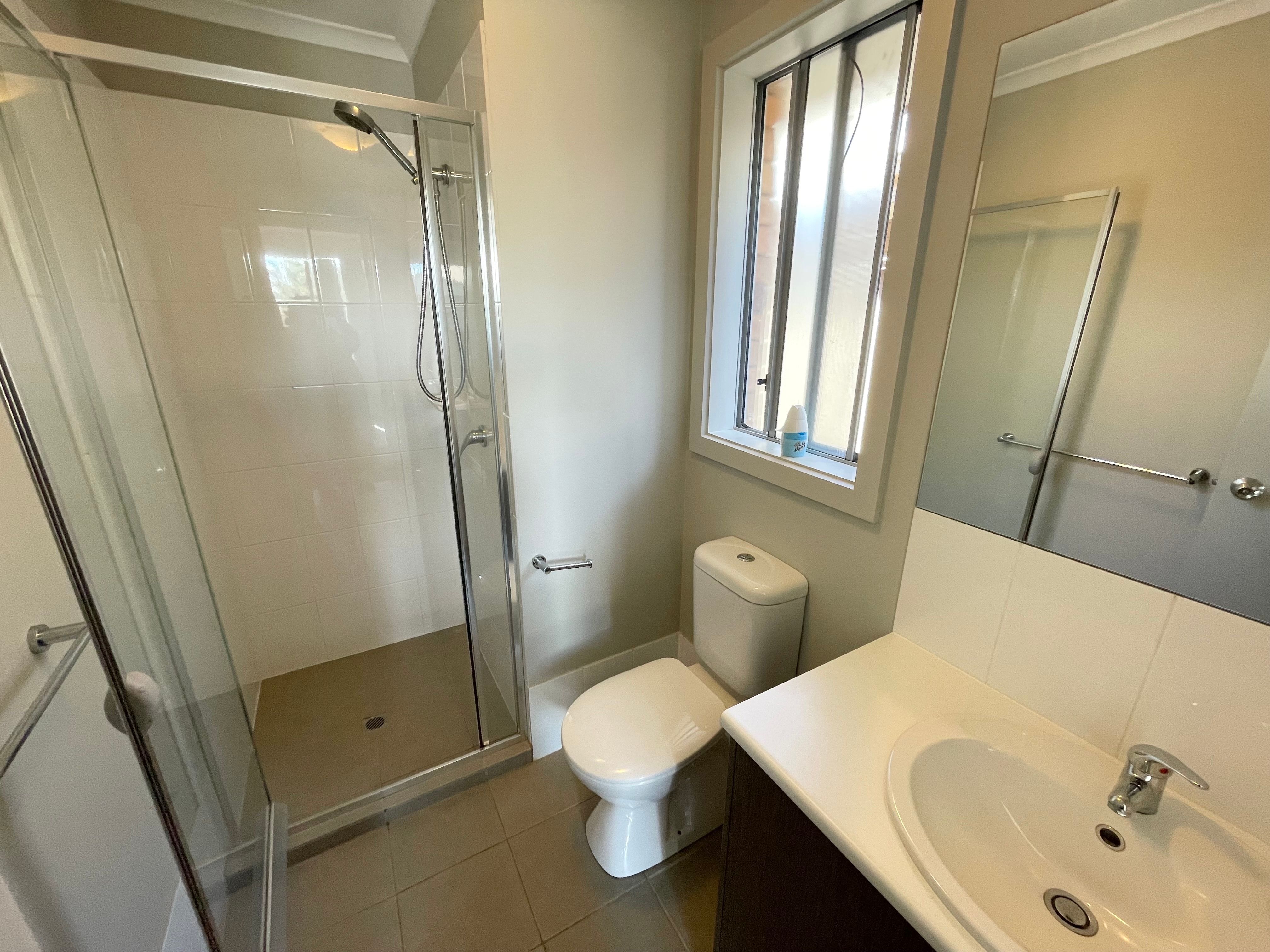 13 McInnes Avenue — photo 7 of 12