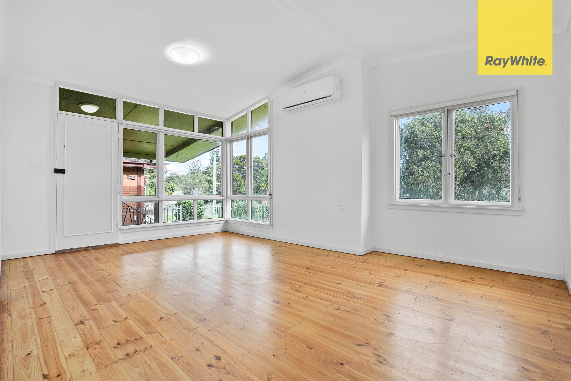 16 Tarawa Road, Lethbridge Park, NSW 2770