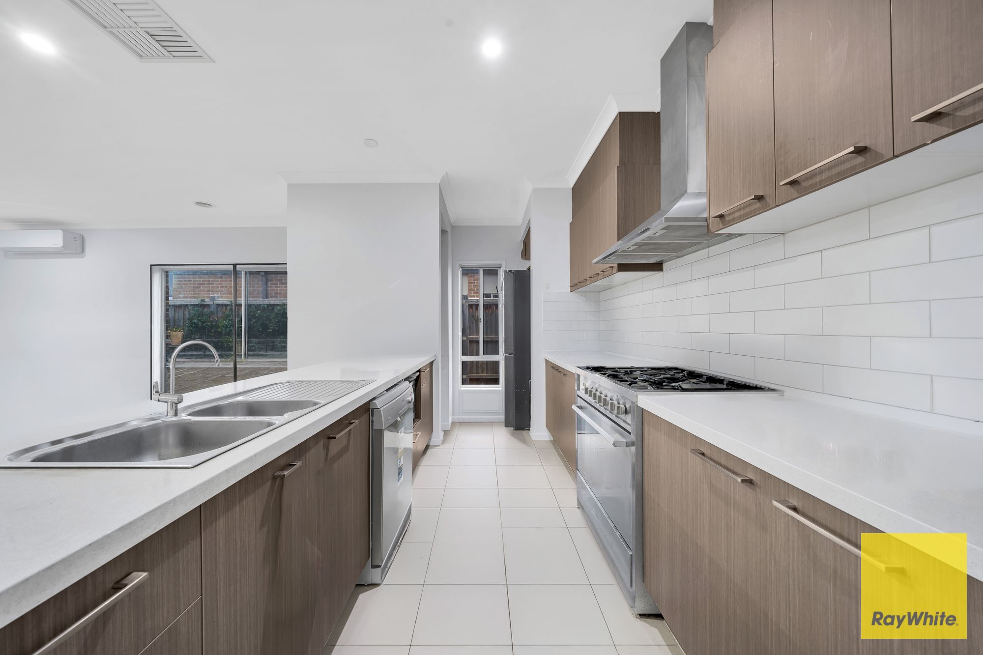 30 Scottsmith Crescent — photo 13 of 22