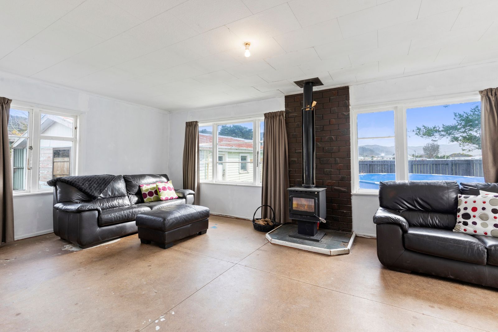 4 Russell Road, Wainuiomata, Lower Hutt City