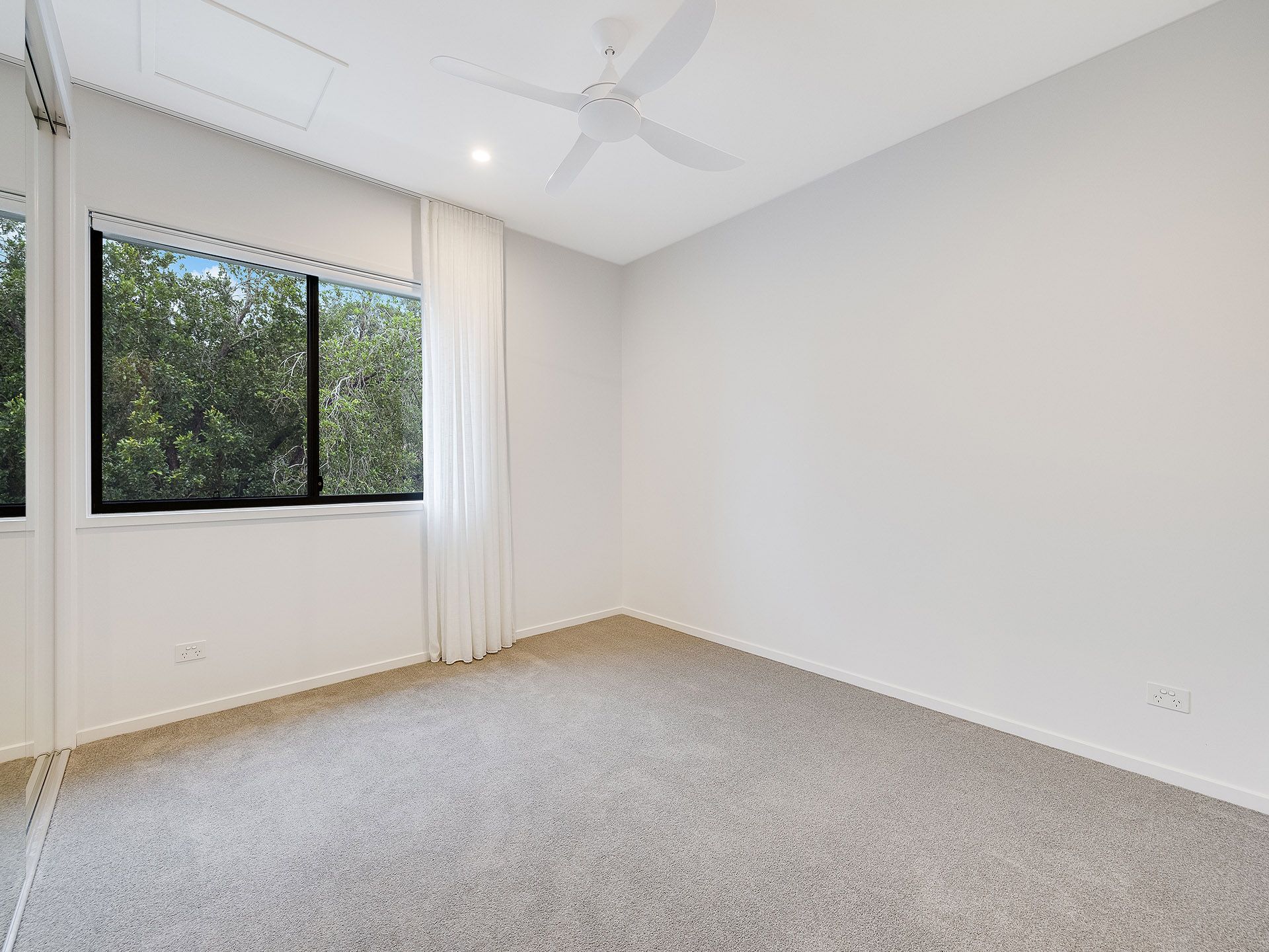 1/123 Karawatha Drive — photo 12 of 17