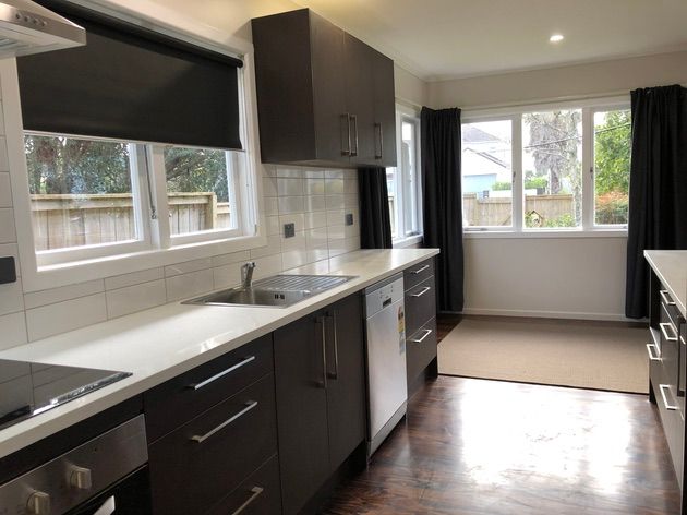 9 Beach Road, Te Atatu Peninsula, Waitakere City