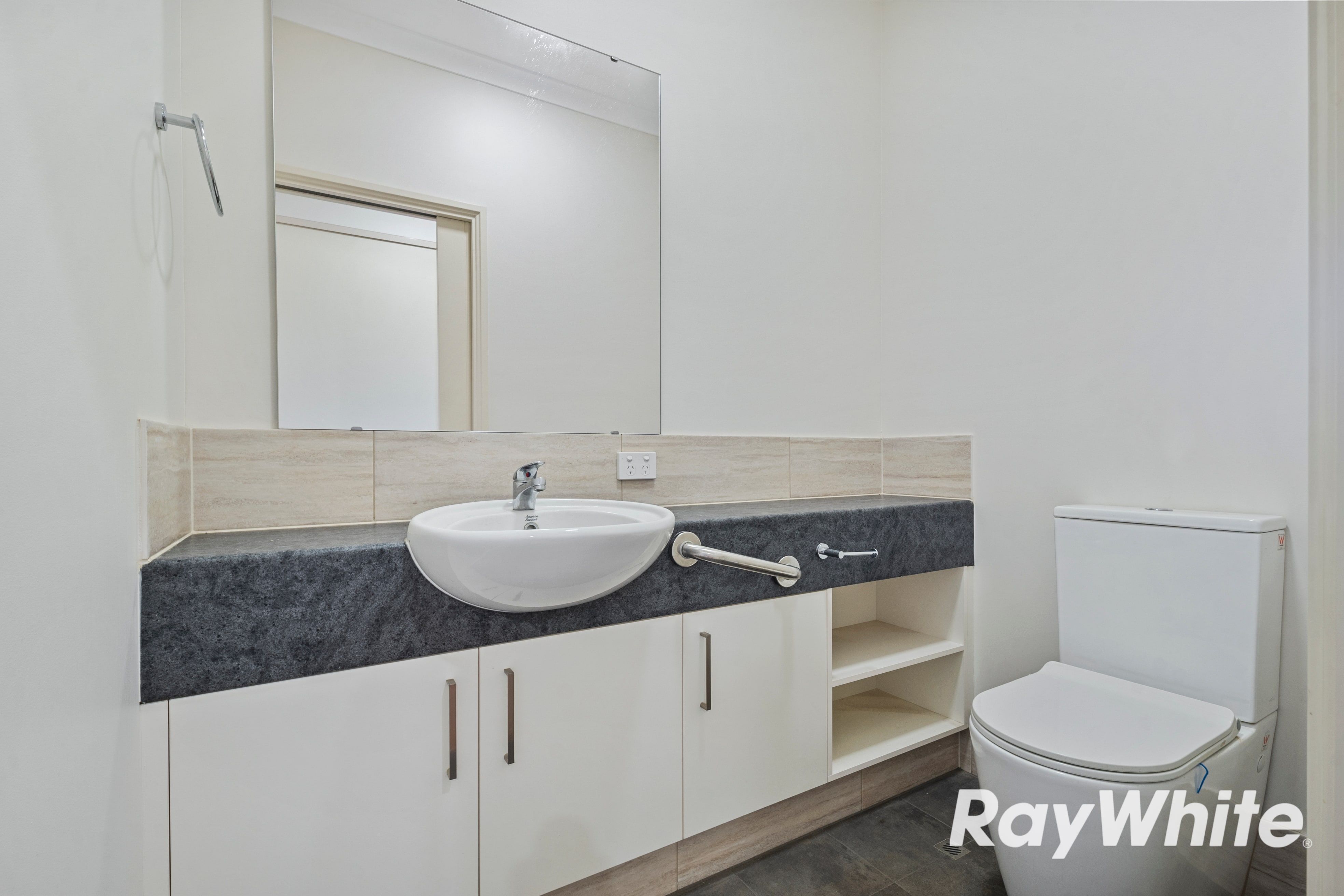 8 Laceby Court — photo 12 of 19