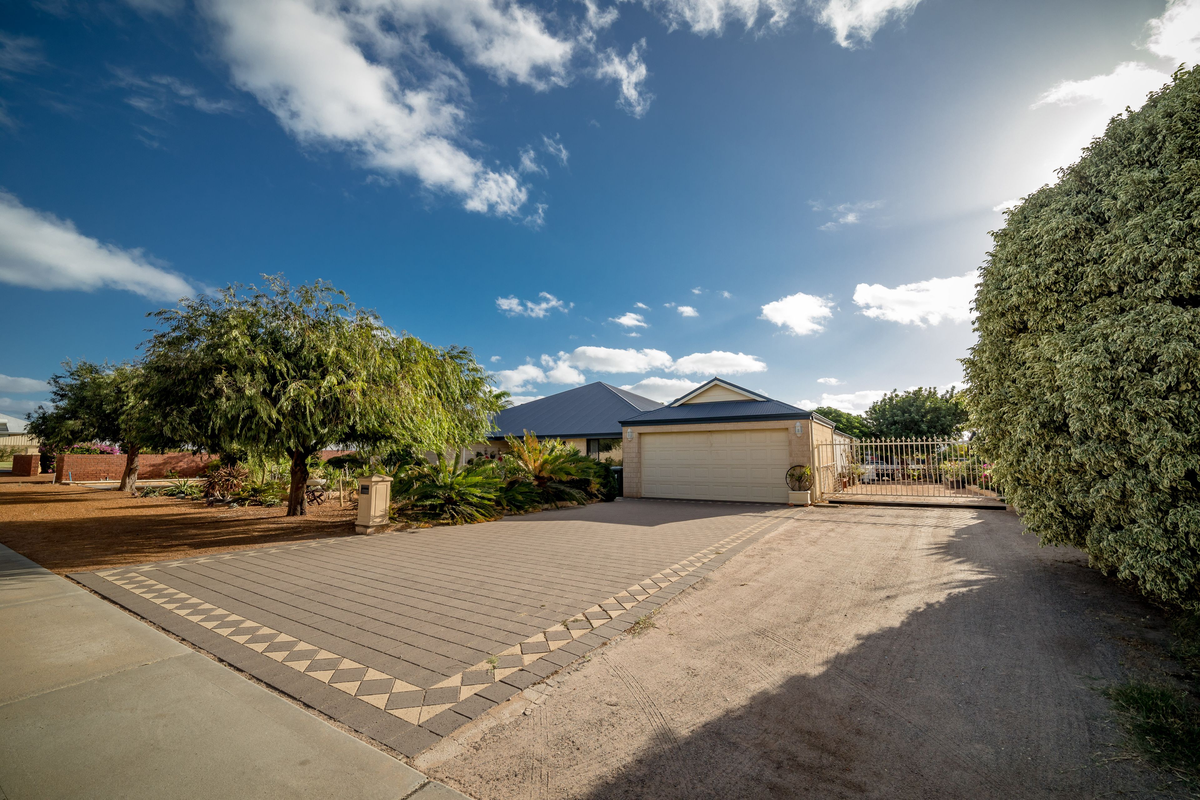42 Waterfront Circle, Drummond Cove, WA 6532