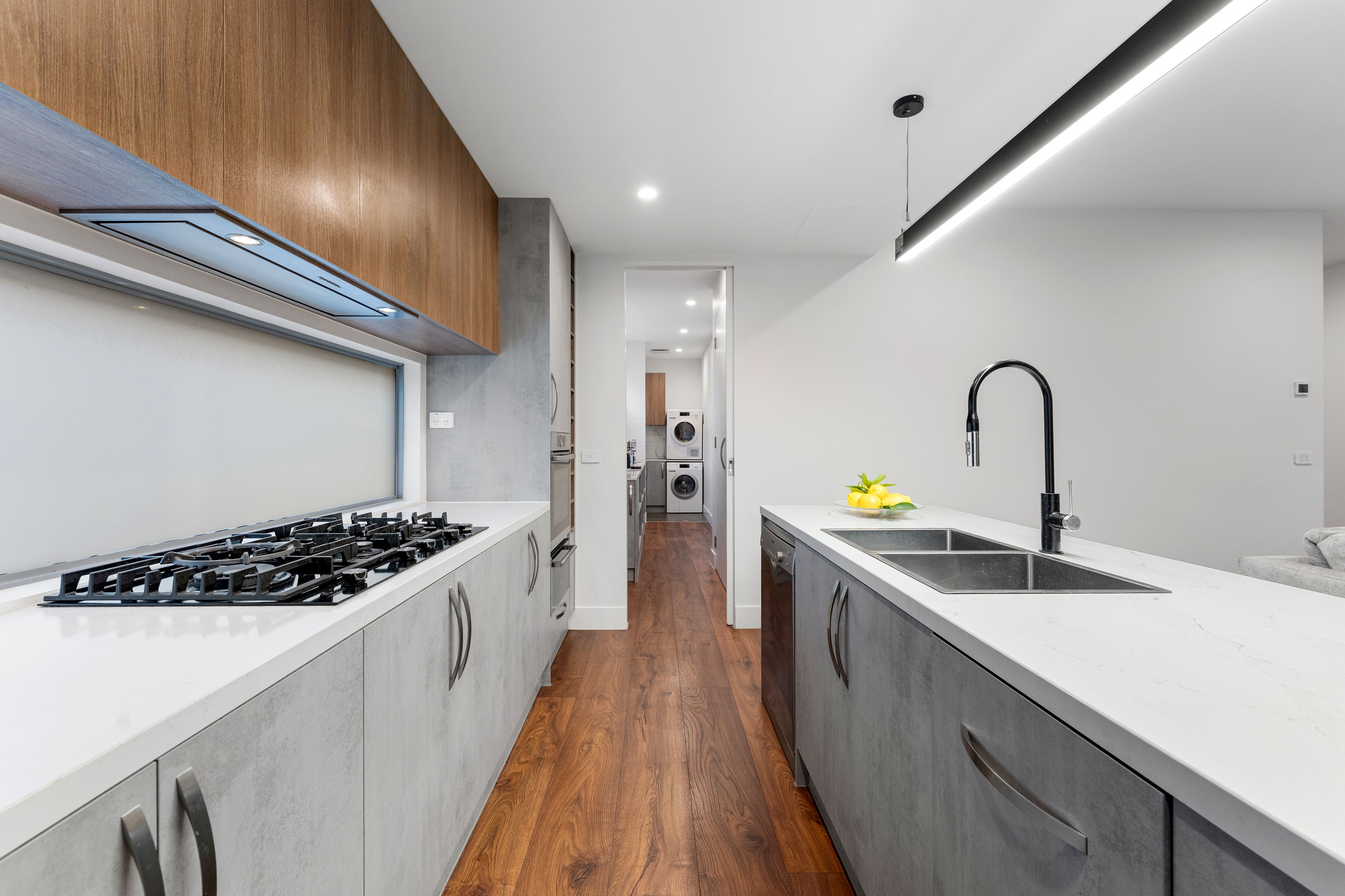 1/8 Canberra Street — photo 6 of 26