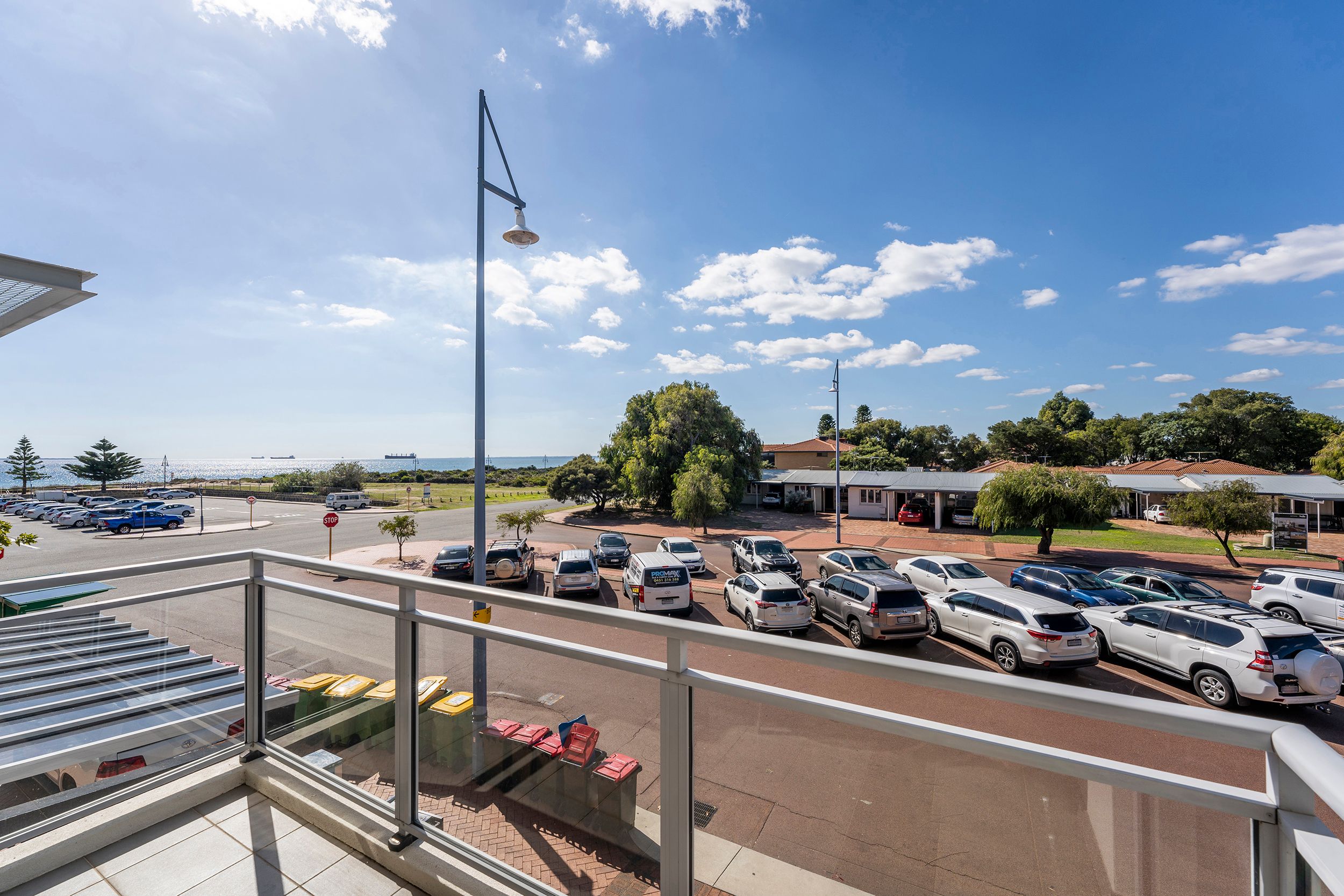 61 Rockingham Beach Road, Rockingham WA 6168