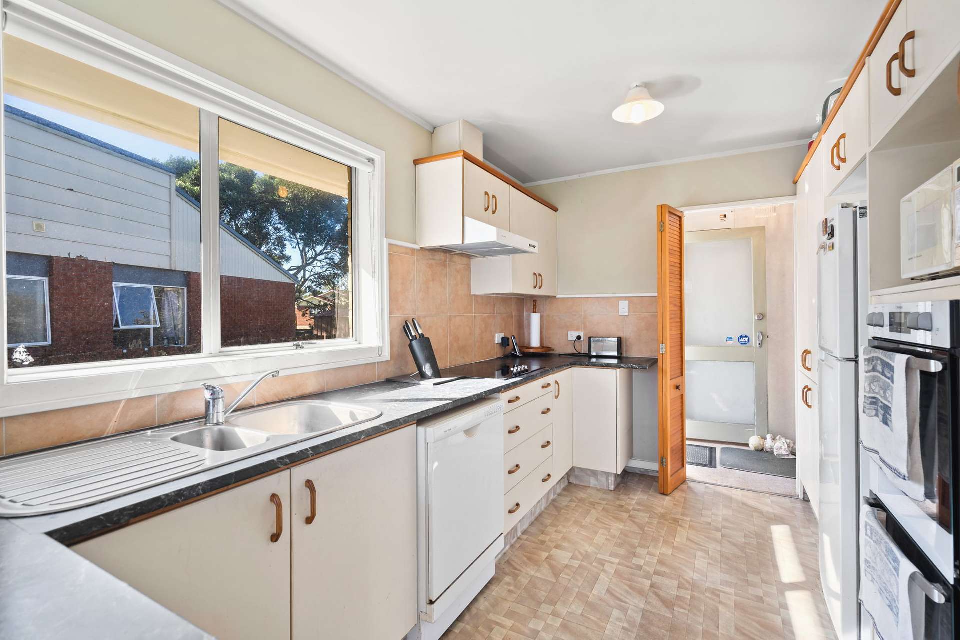 2 Rakatau Place photo 9