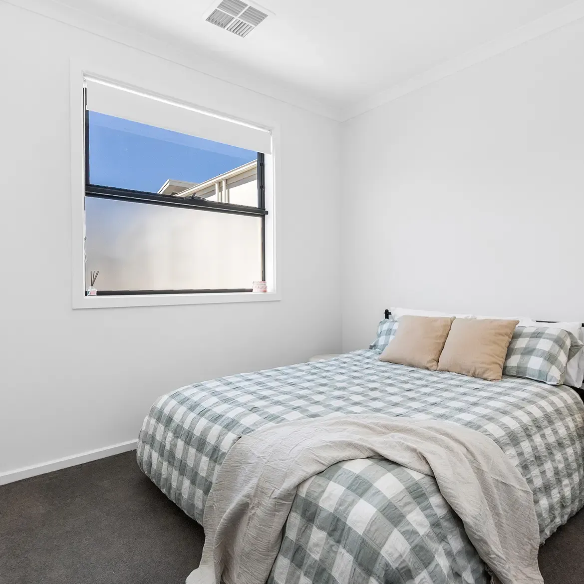 17 Olley Place — photo 11 of 12