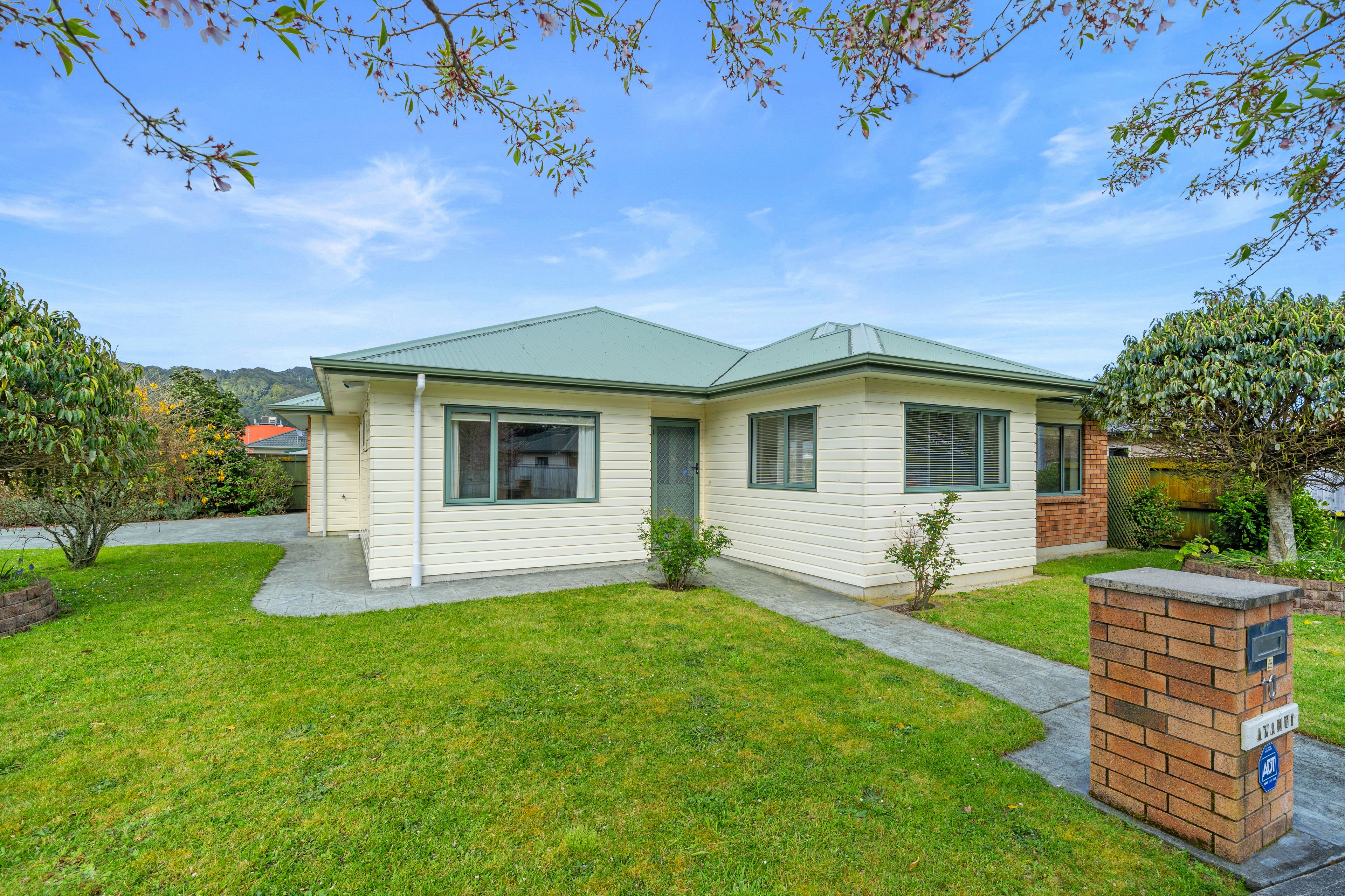 10 Woodland Grove, Wainuiomata, Lower Hutt City