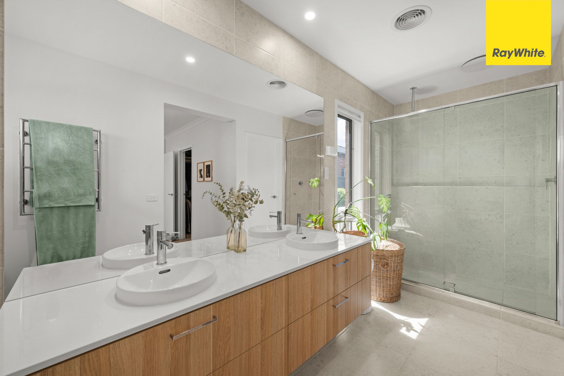 22 Doolans Street — photo 5 of 27