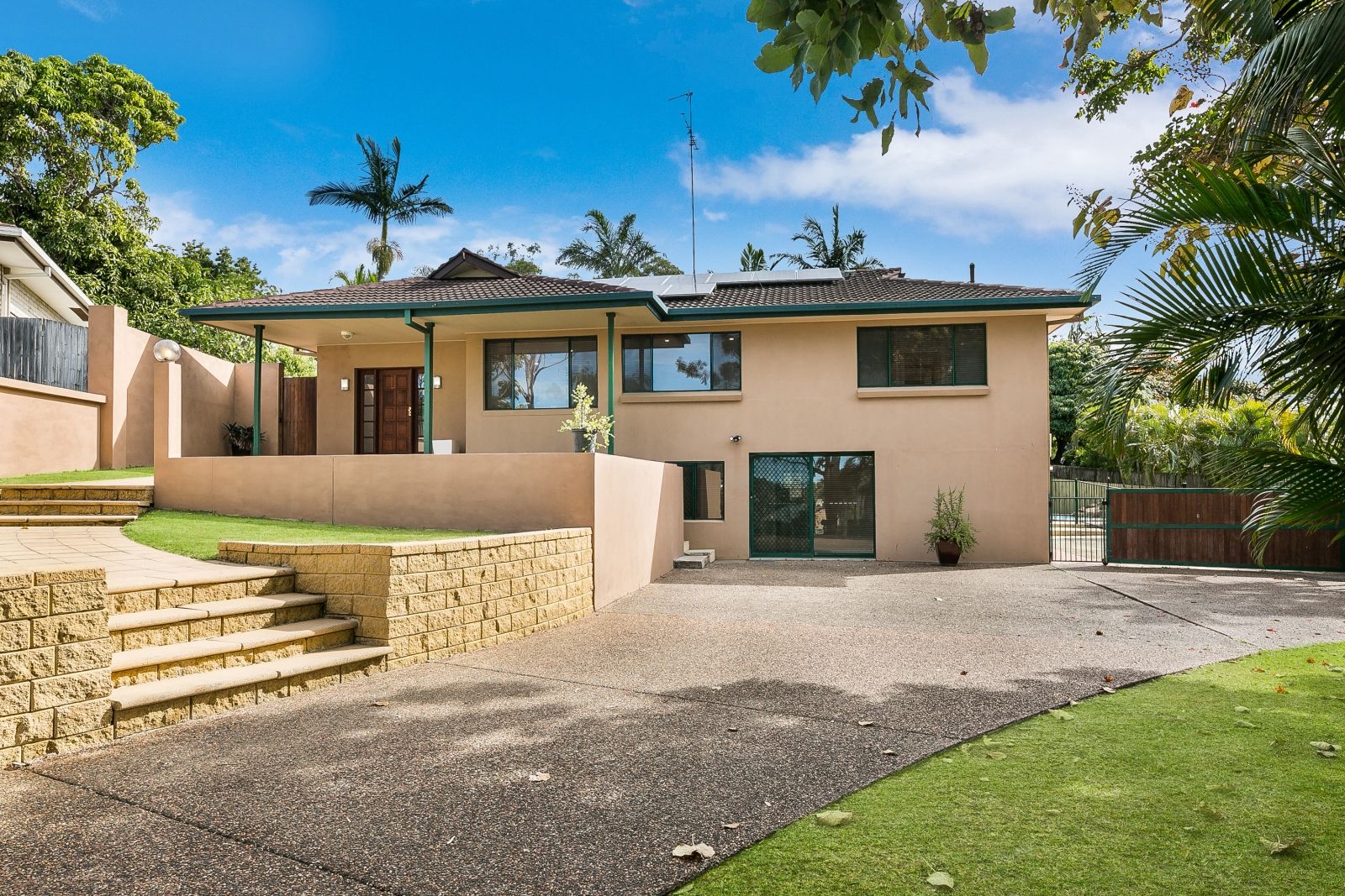 12 Jilpangi Crescent, Ashmore, QLD 4214