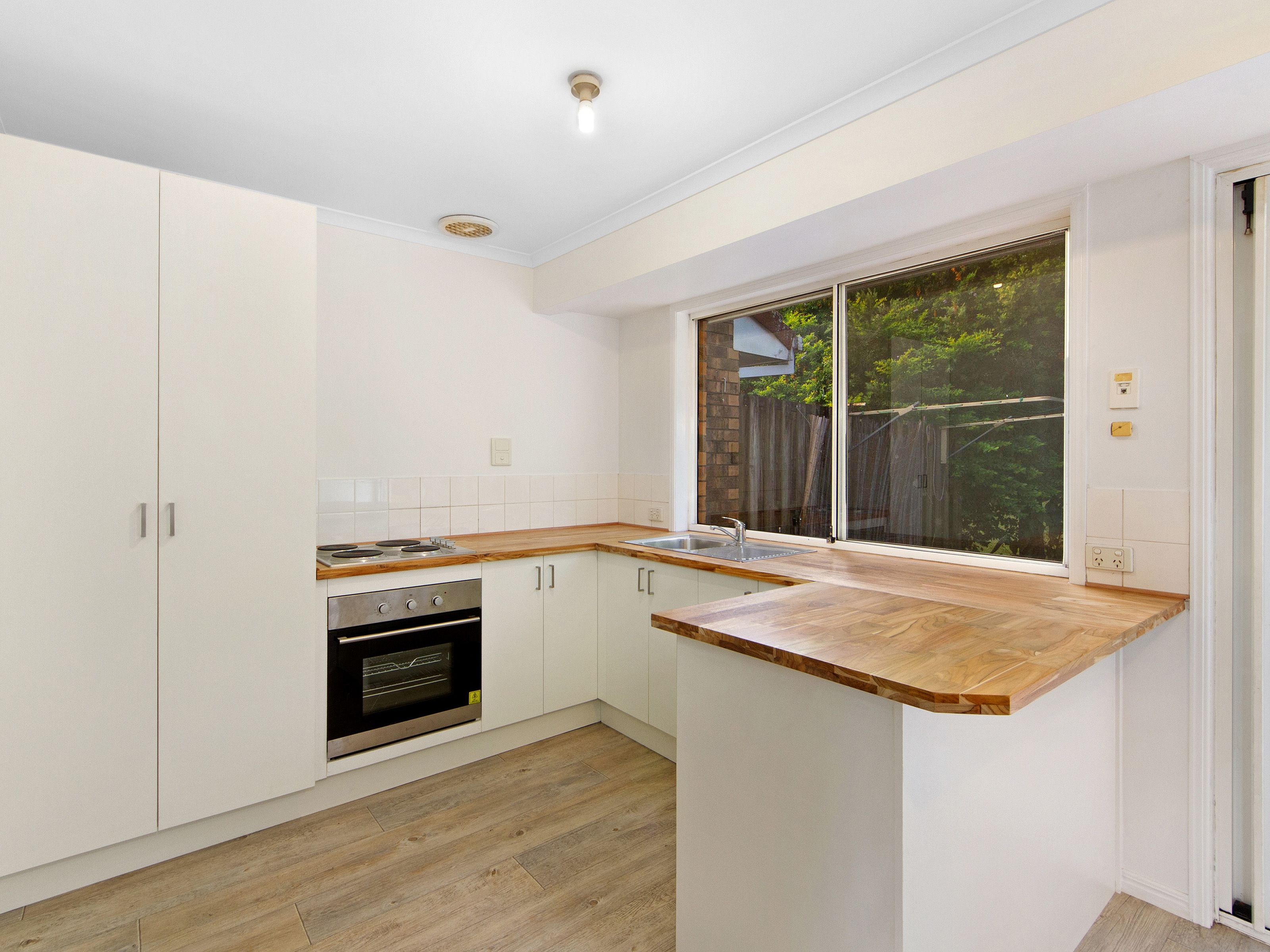22 Crows Ash Court, Oxenford, QLD 4210