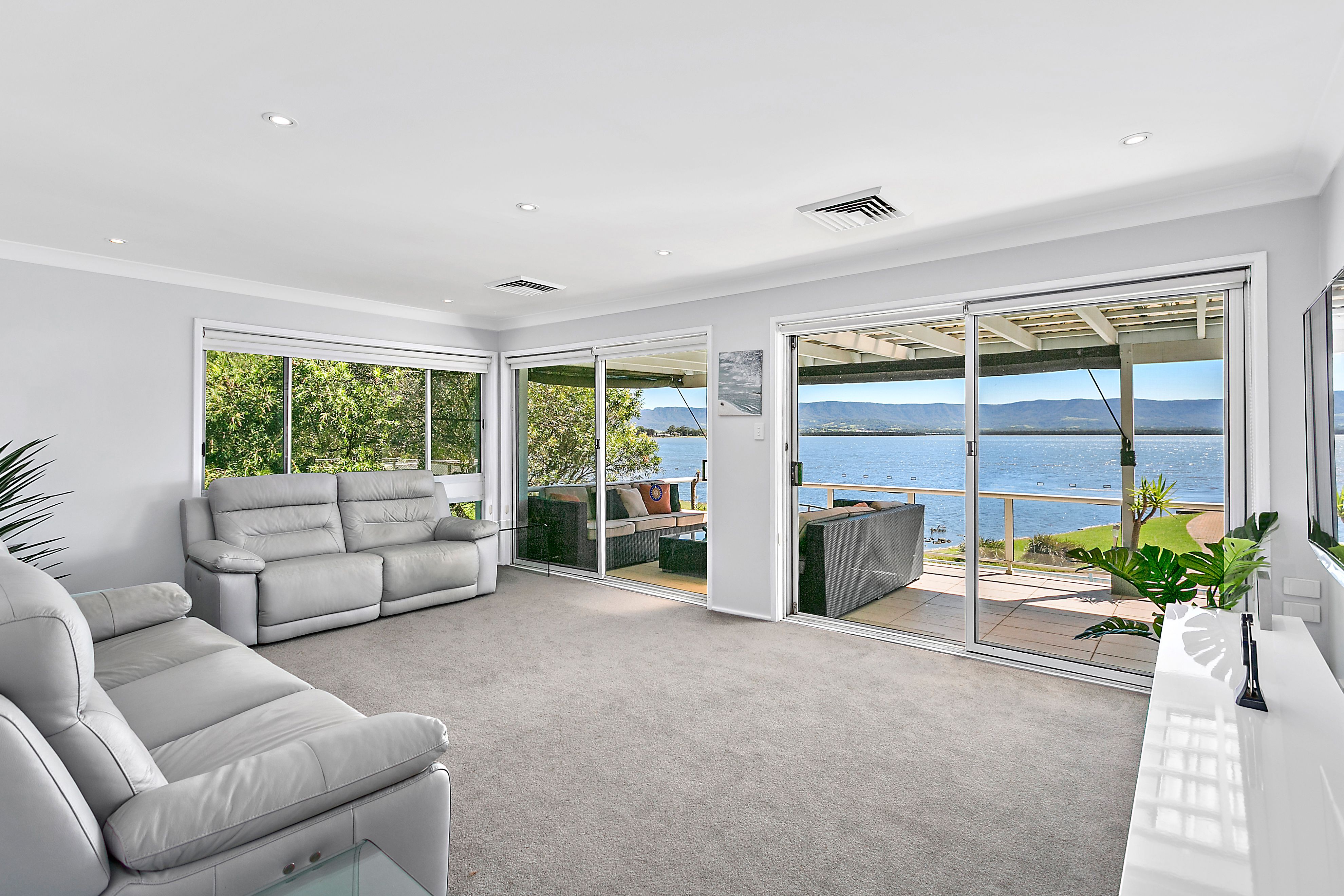 107 The Esplanade, Oak Flats, NSW 2529