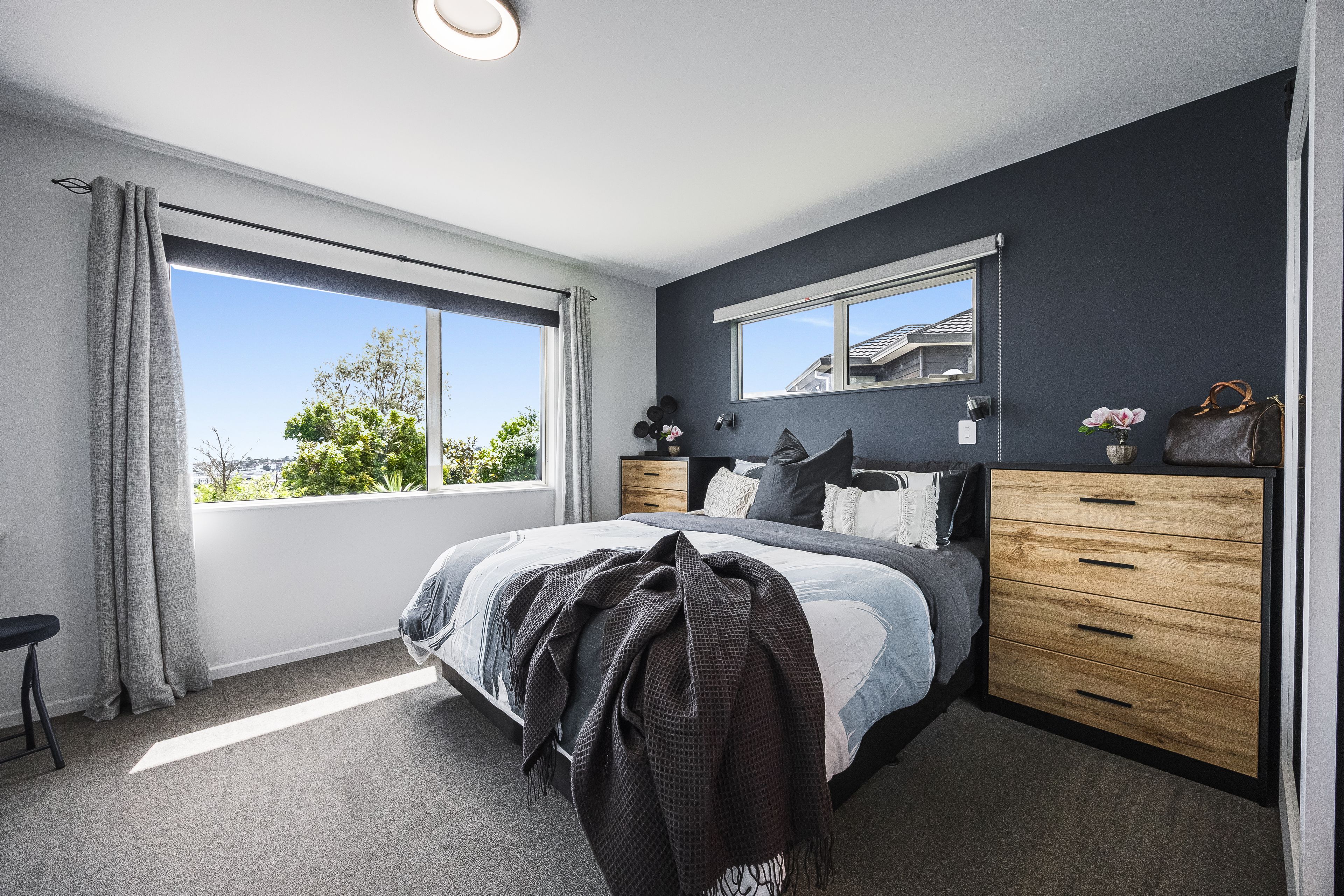 22 Whangaparaoa Road, Red Beach, Rodney