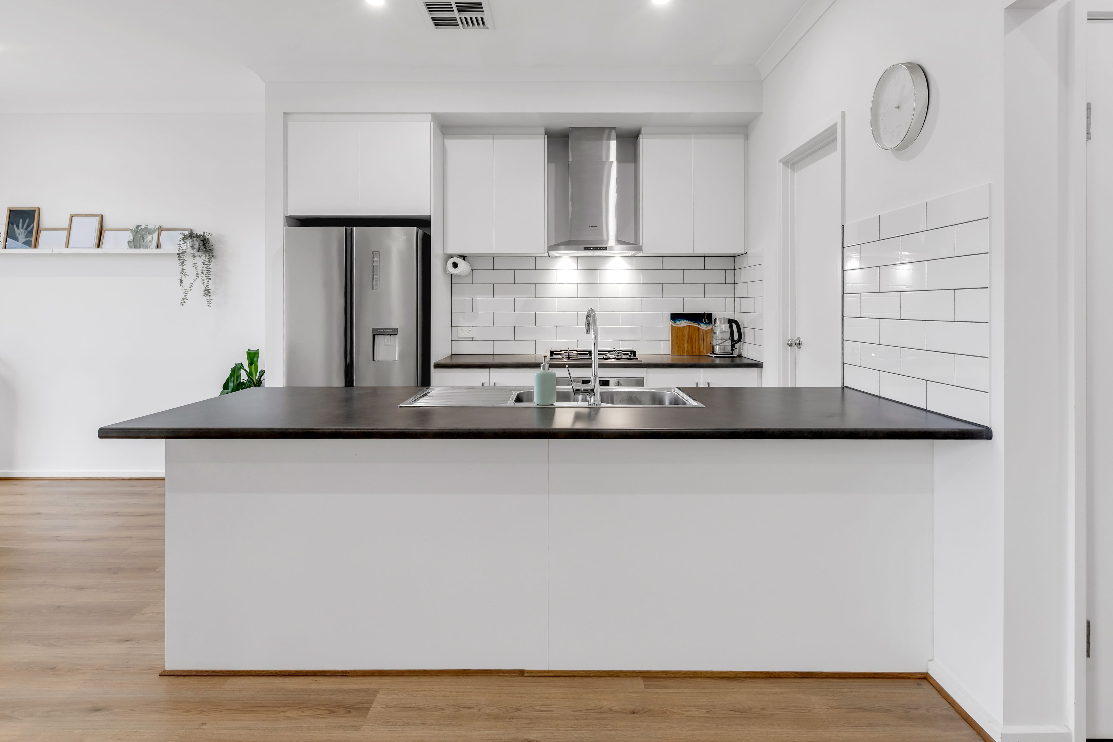 72 Newton Boulevard — photo 8 of 28