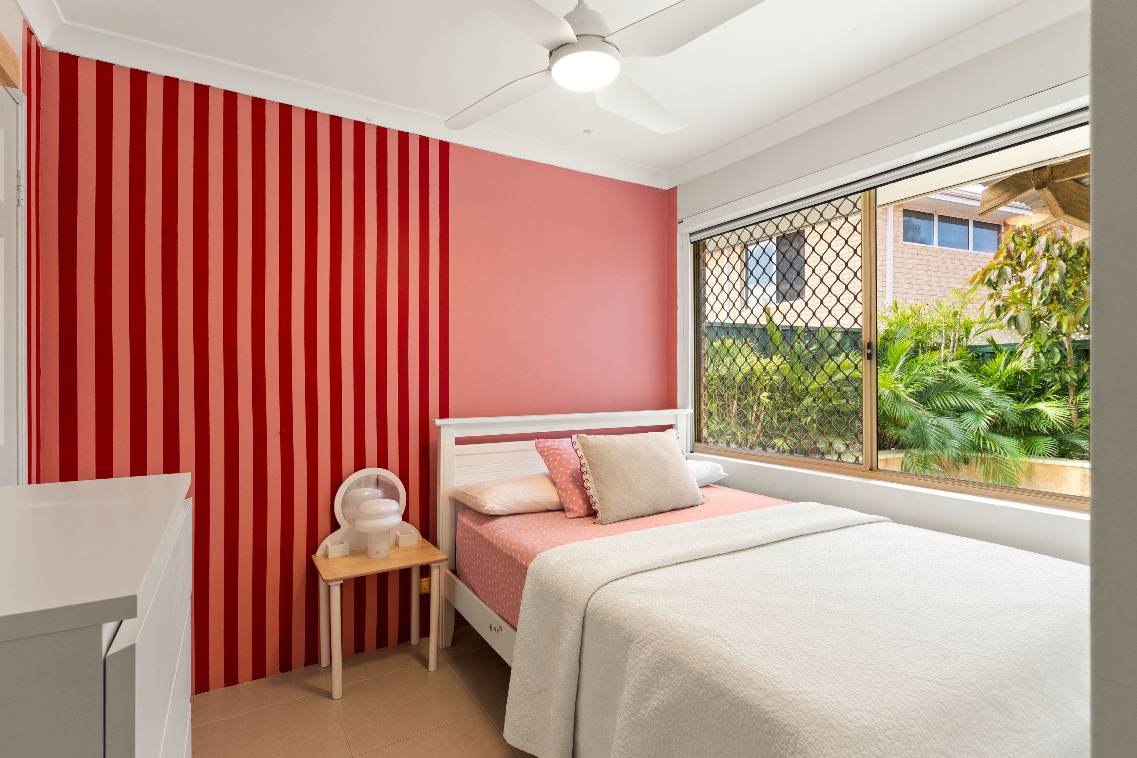 2/1 Langley Place — photo 7 of 19