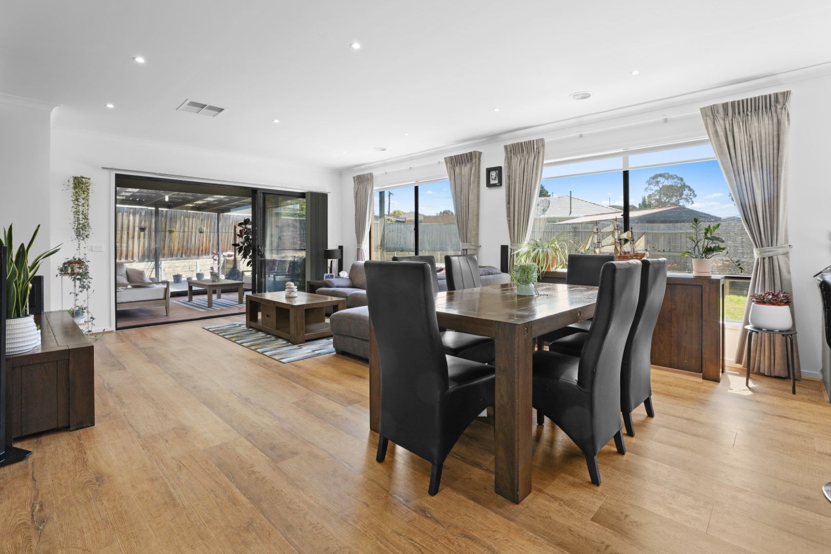 8 Ada Court — photo 4 of 14