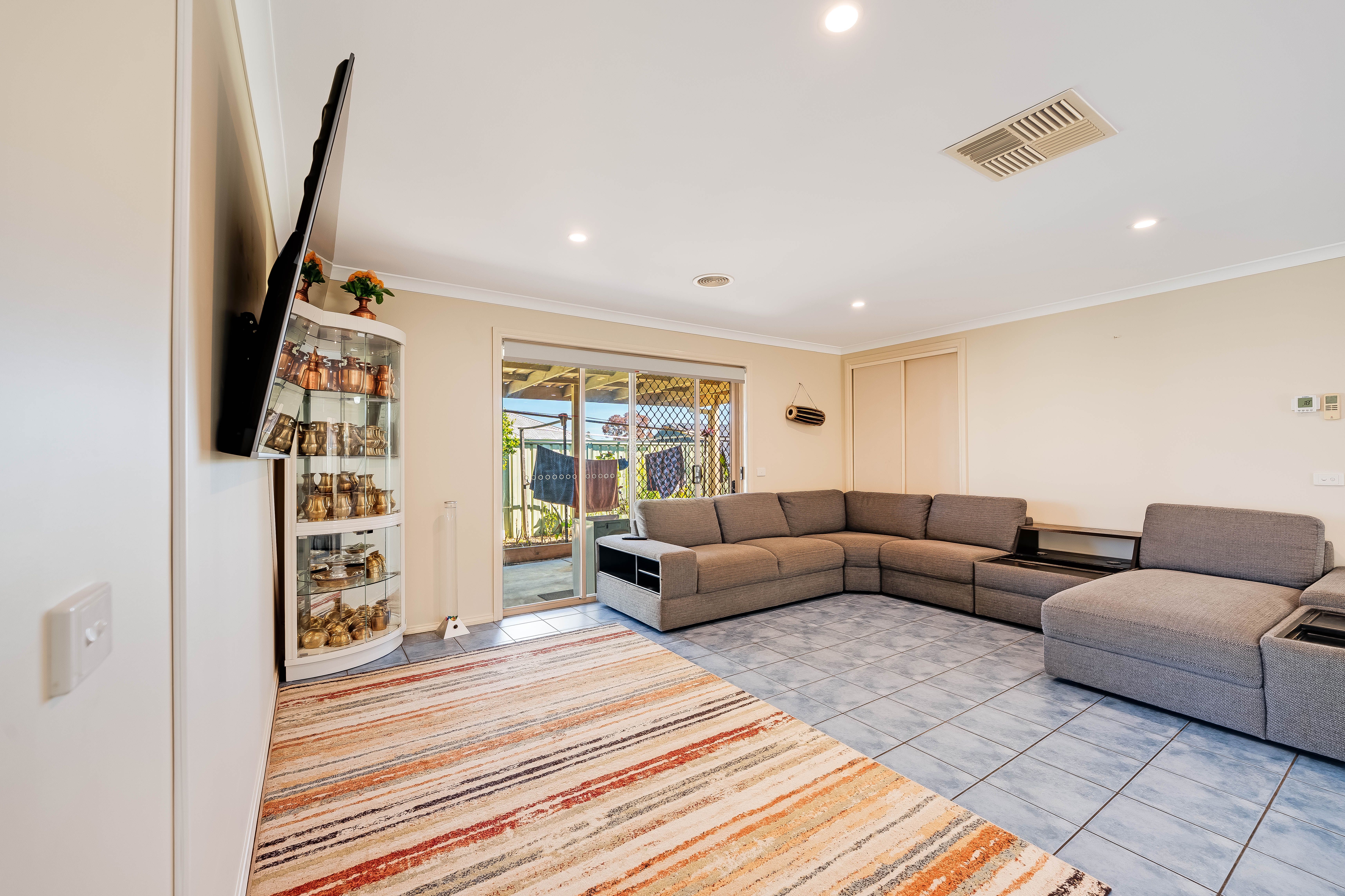 529 Iluka Crescent — photo 7 of 30