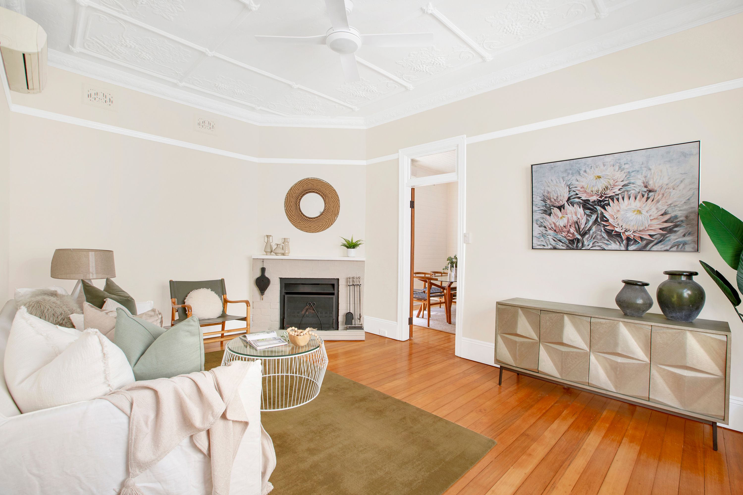 18 Bouvardia Street — photo 3 of 19