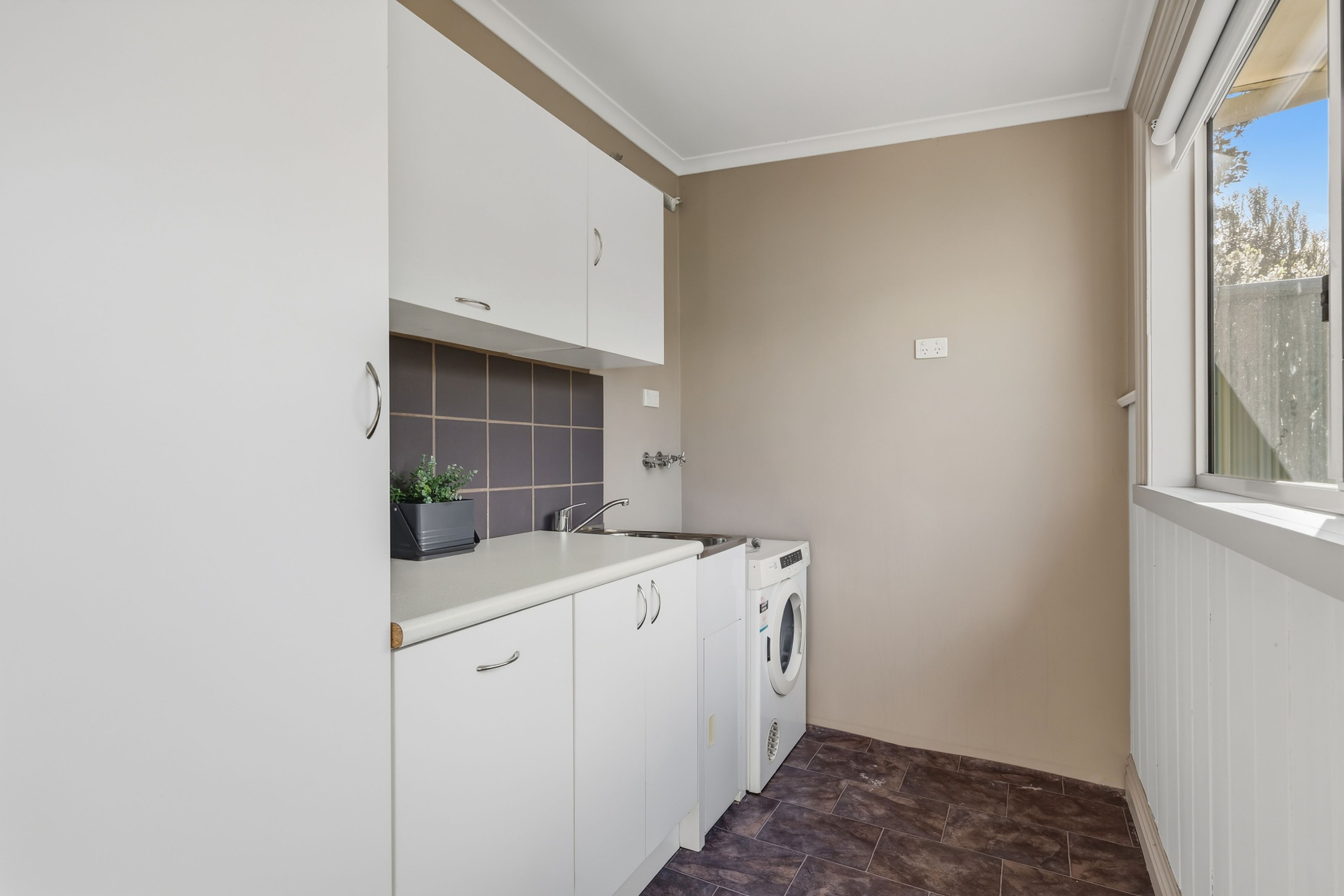 508 Eyre Street — photo 12 of 20