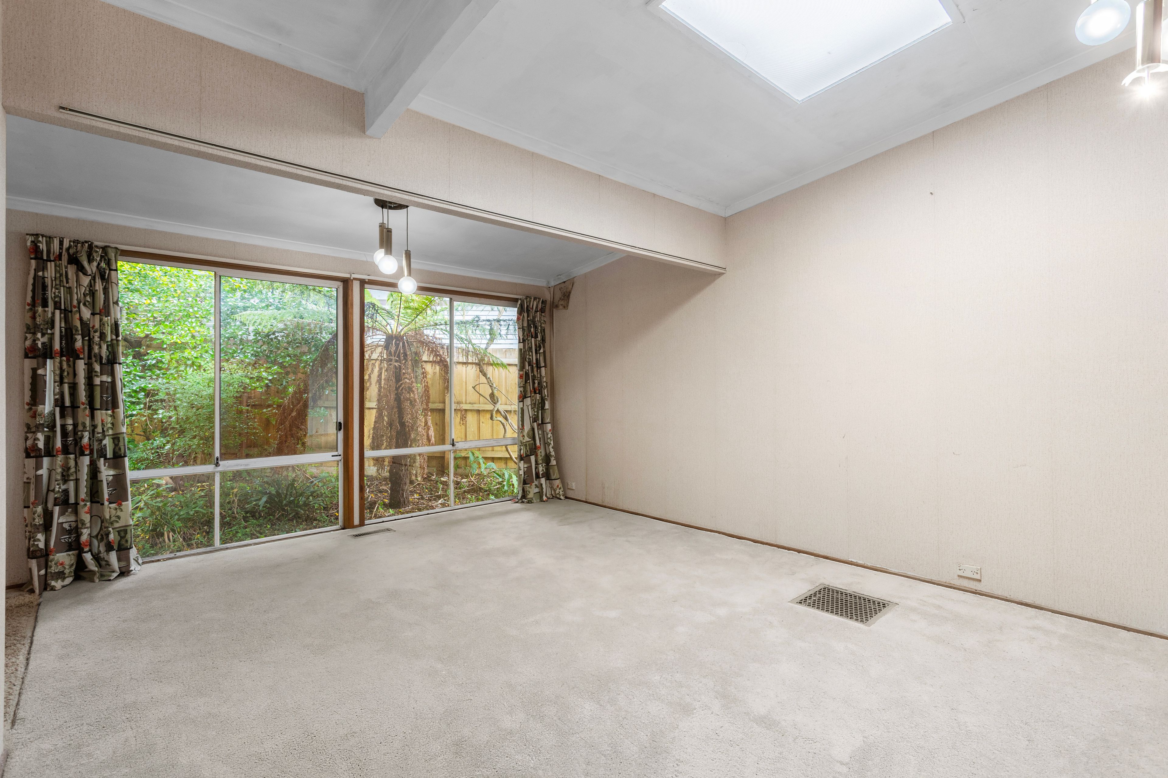 16 Thames Street — photo 4 of 10