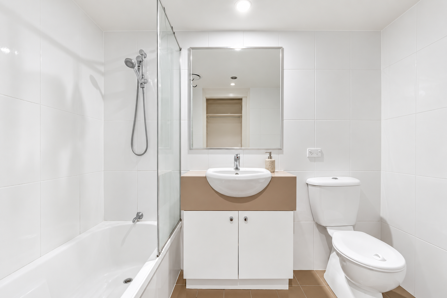 23/42 Cordelia Street — photo 8 of 13